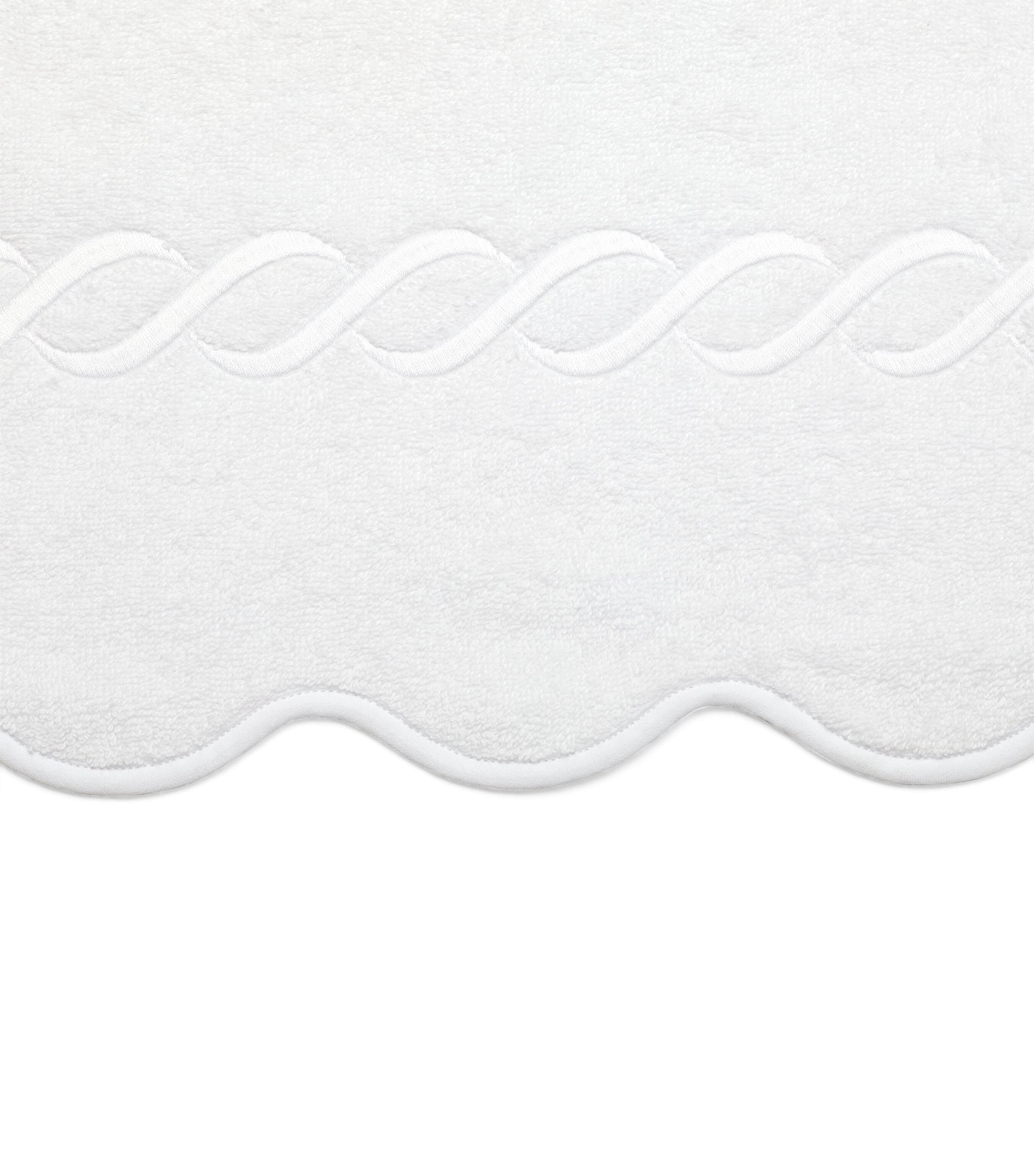 Pratesi cotton bath towel with scalloped edges 75cm x 150cm, imported from the UK