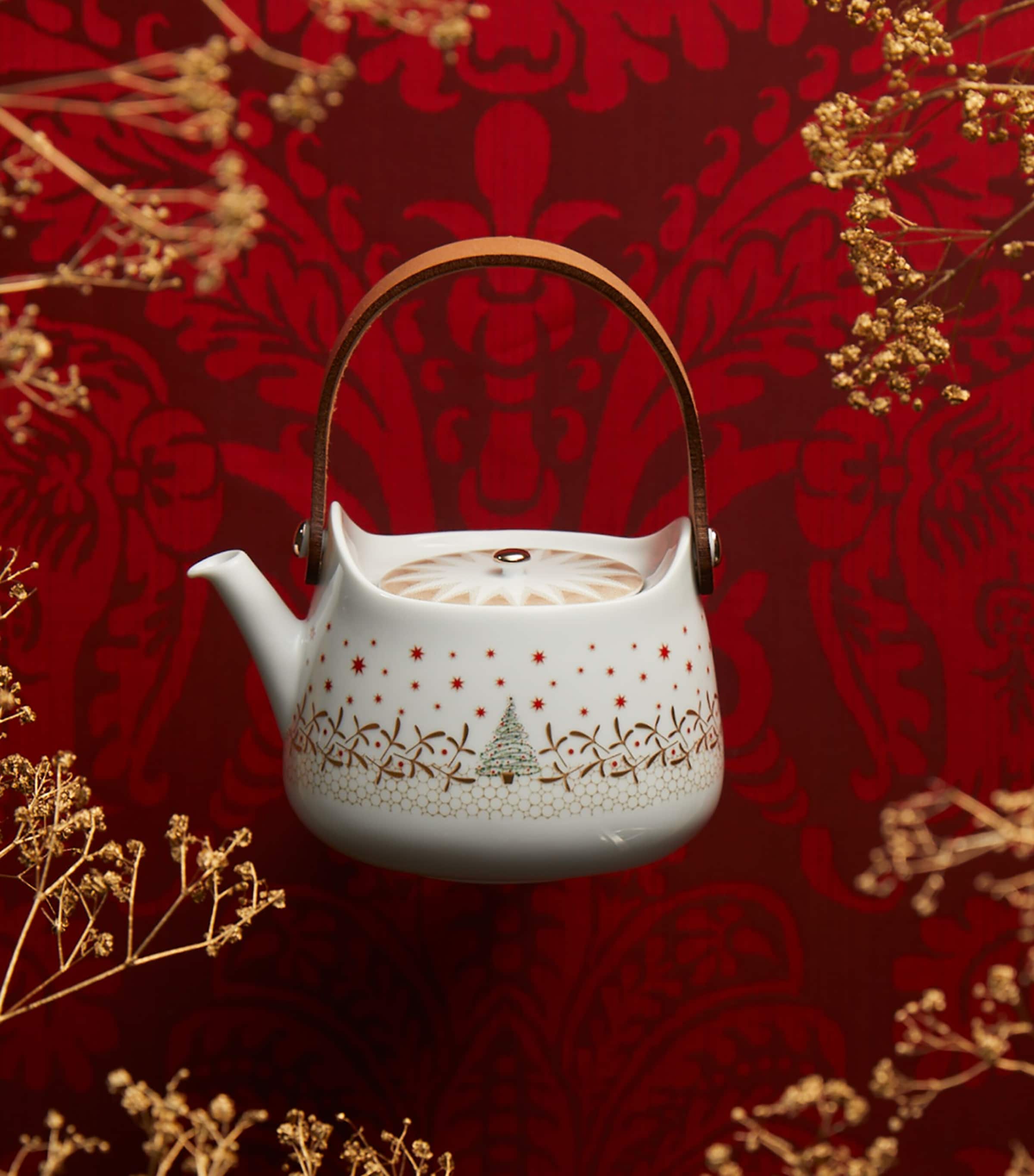 Bernardaud Noël 8-cup teapot - British product