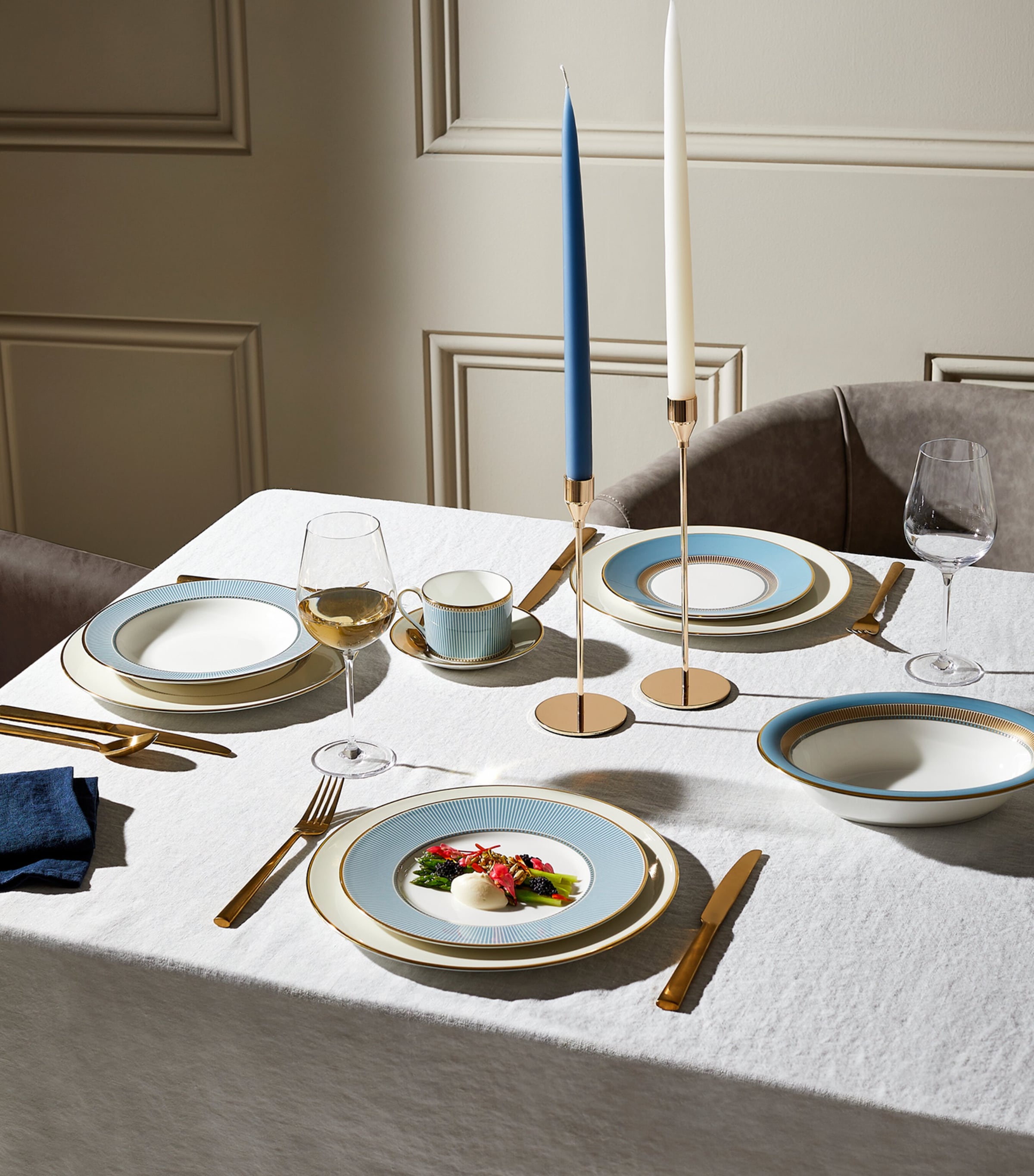 Wedgwood Helia bone china plate 27cm (British brand)