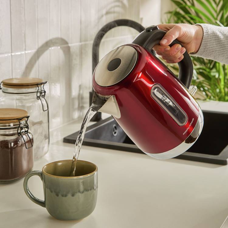 Morphy Richards Equip red kettle 1.7l (British brand)