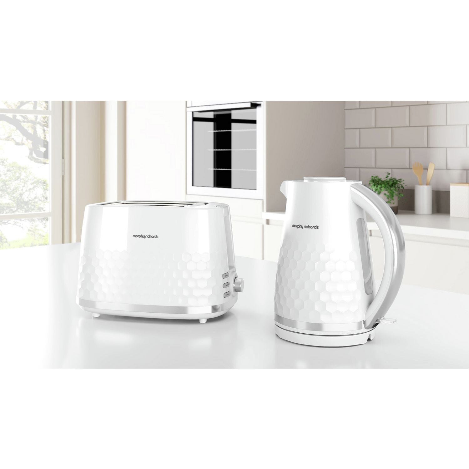Morphy Richards Hive 2 slice toaster white, imported from the UK