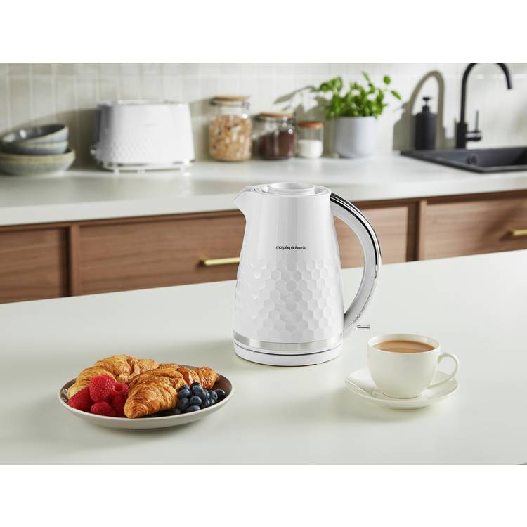 Morphy Richards Hive white kettle 1.5 litre (British brand)