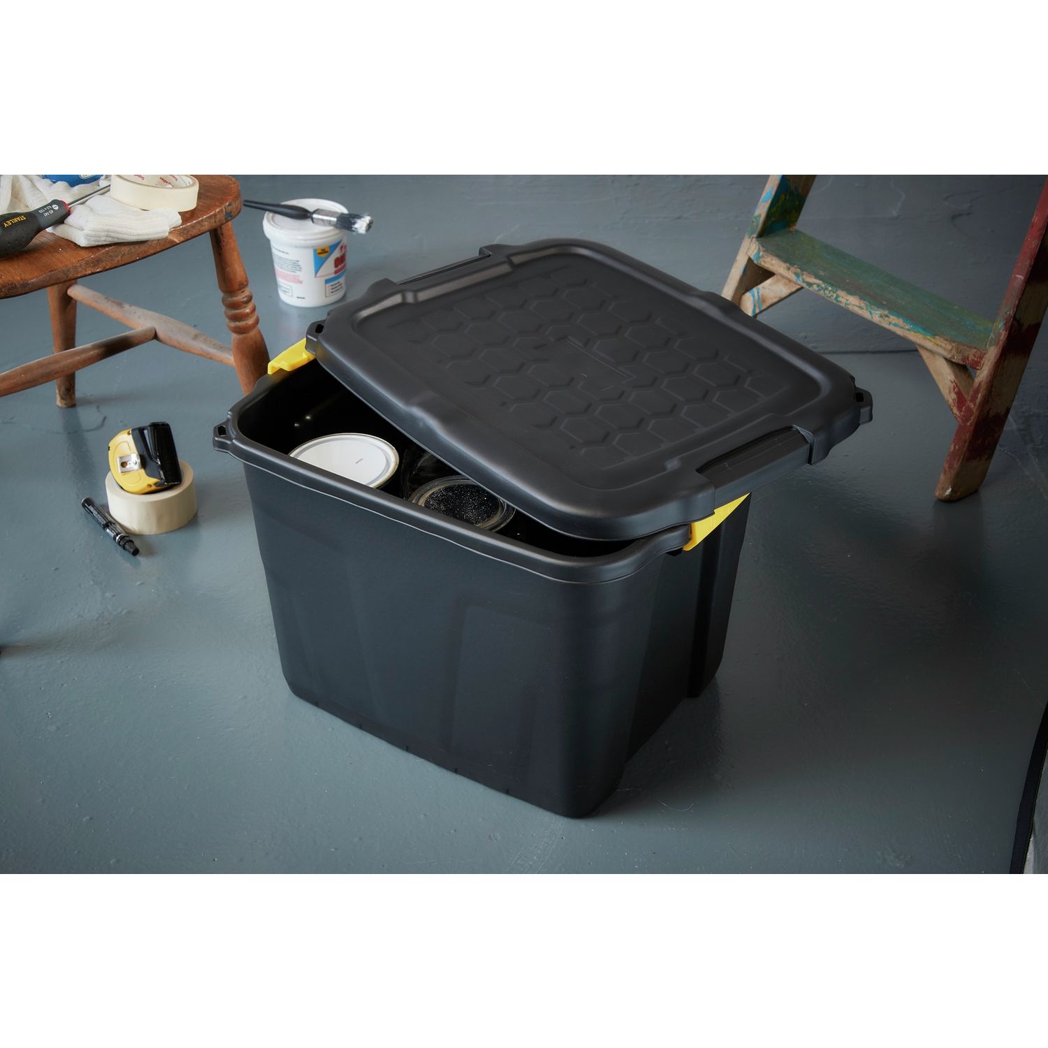 Strata 42L heavy duty plastic storage box black (British brand)