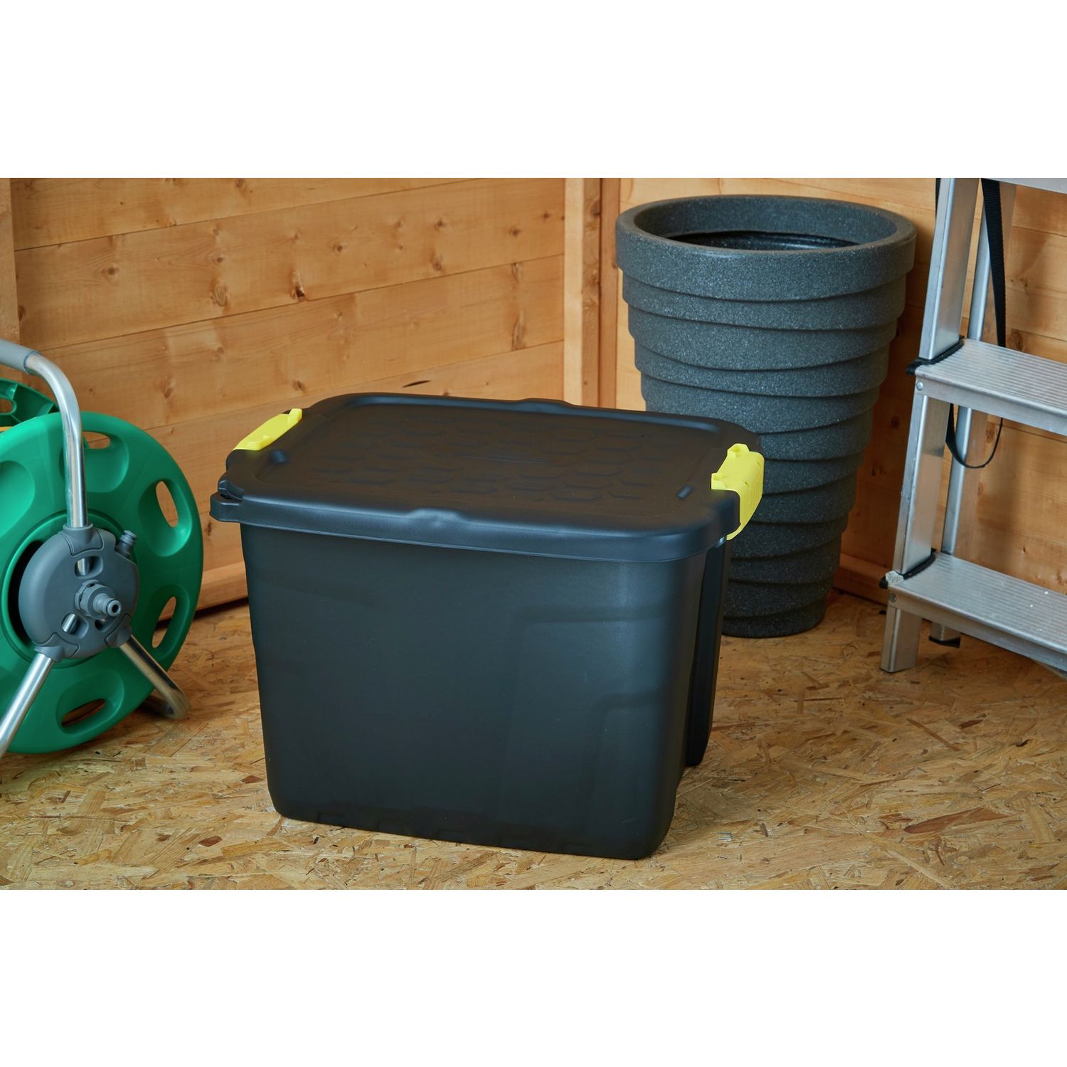 Strata 42L heavy duty plastic storage box black (British brand)