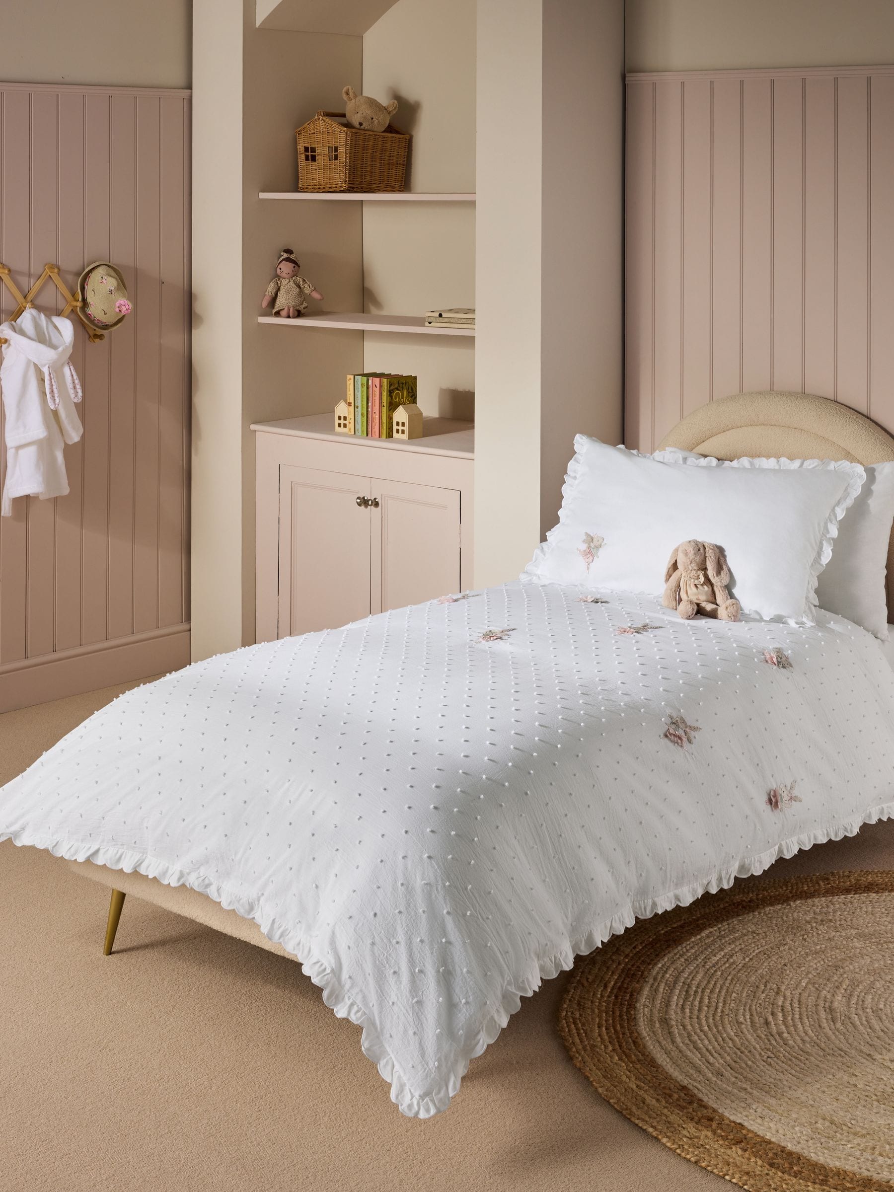 White embroidered bunny ballerinas duvet cover and pillowcase set (British brand)