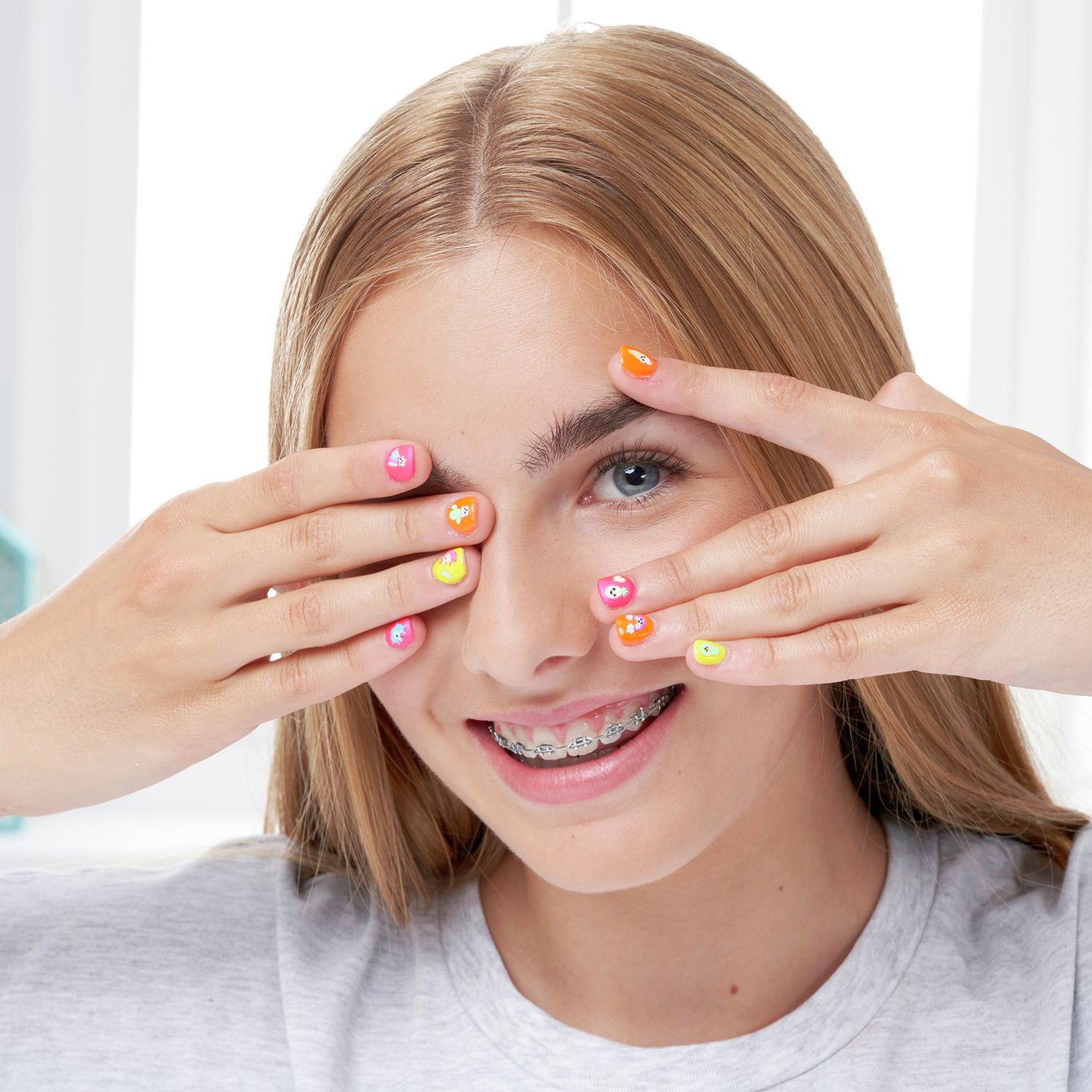 FabLab Glow in the Dark Nail Kit with neon polishes and stickers, UK version
