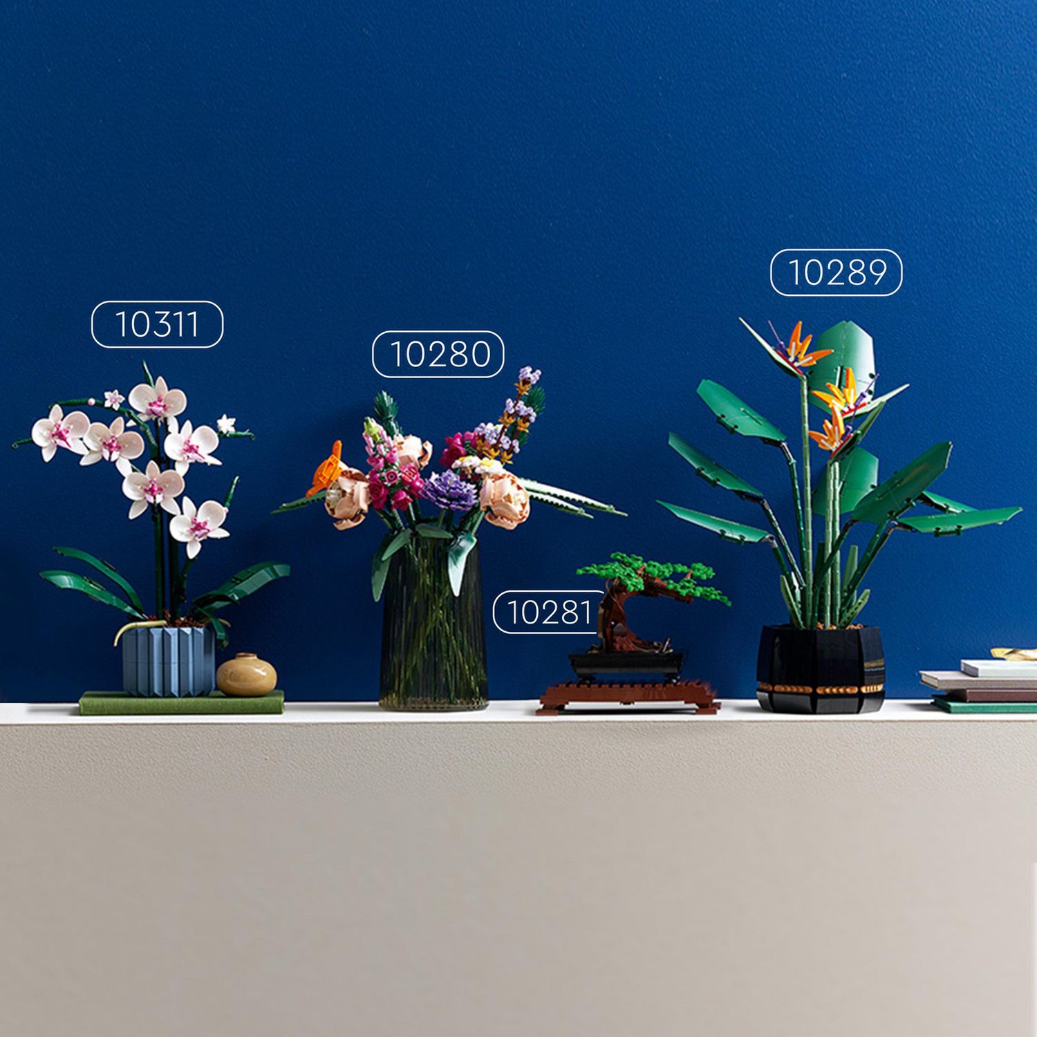 LEGO Icons Orchid set 608 pieces, imported from the UK