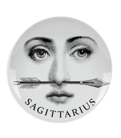Harrods Fornasetti Zodiaco nr. 356 dekorativ veggtallerken 26 cm - Kjøp på nett hos McGrocer