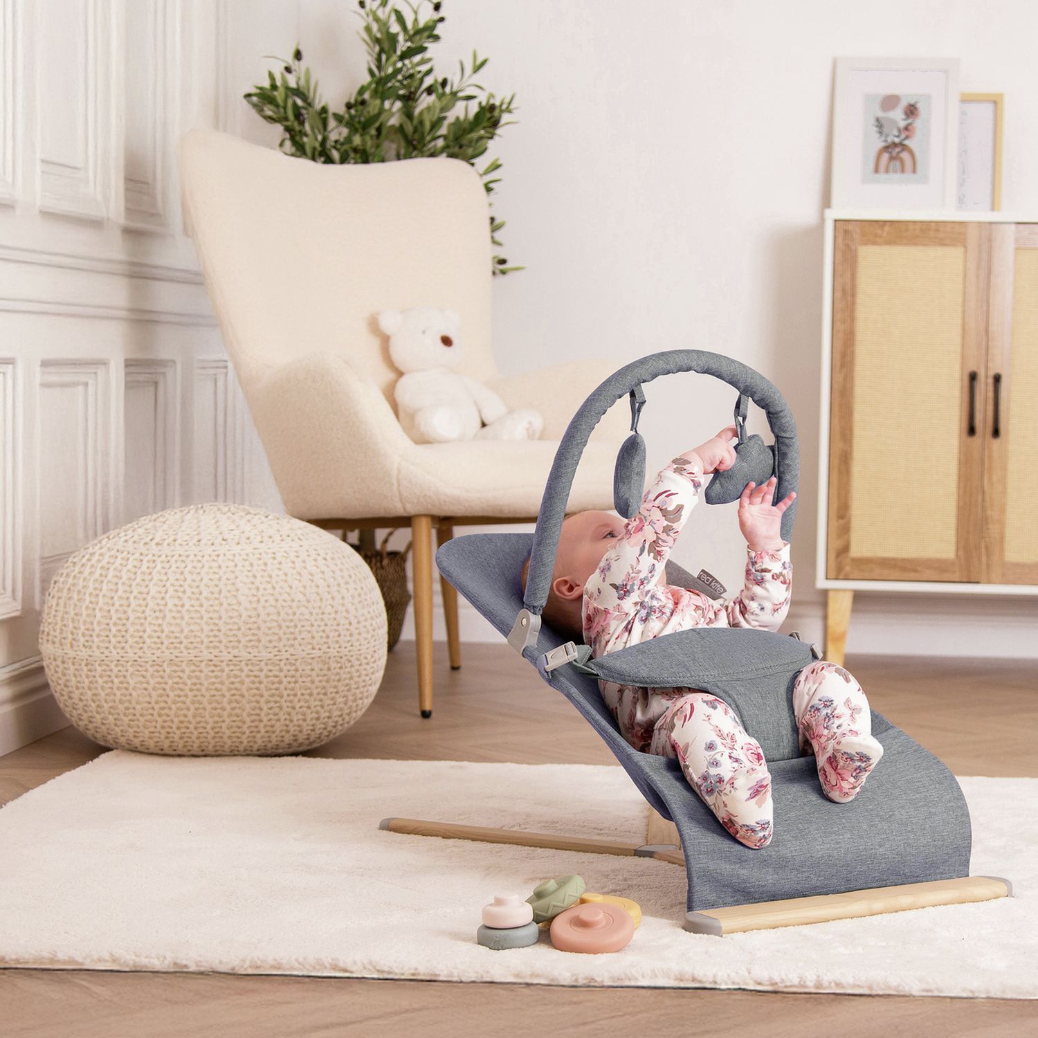 Red Kite Baya Grey baby bouncer, imported from the UK