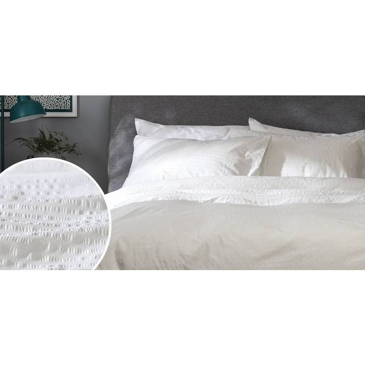 Habitat seersucker bedding set plain white single, imported from the UK