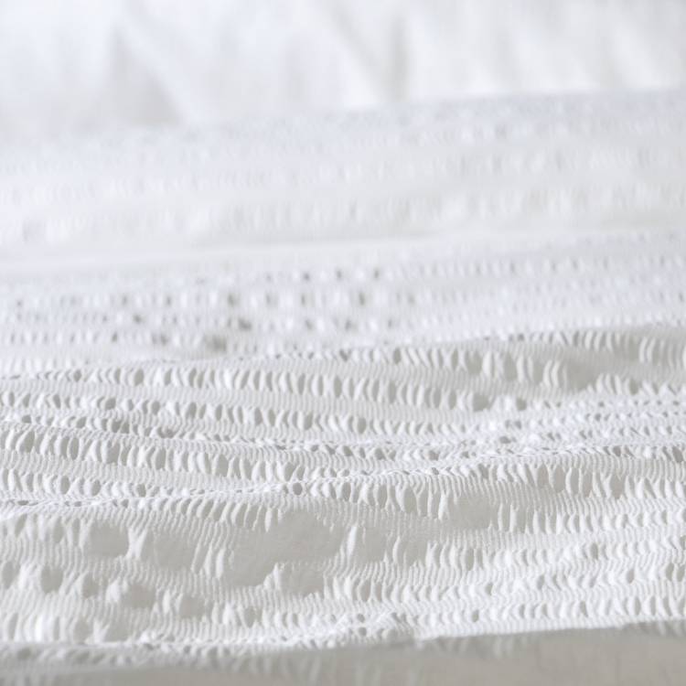 Habitat seersucker bedding set plain white single, imported from the UK