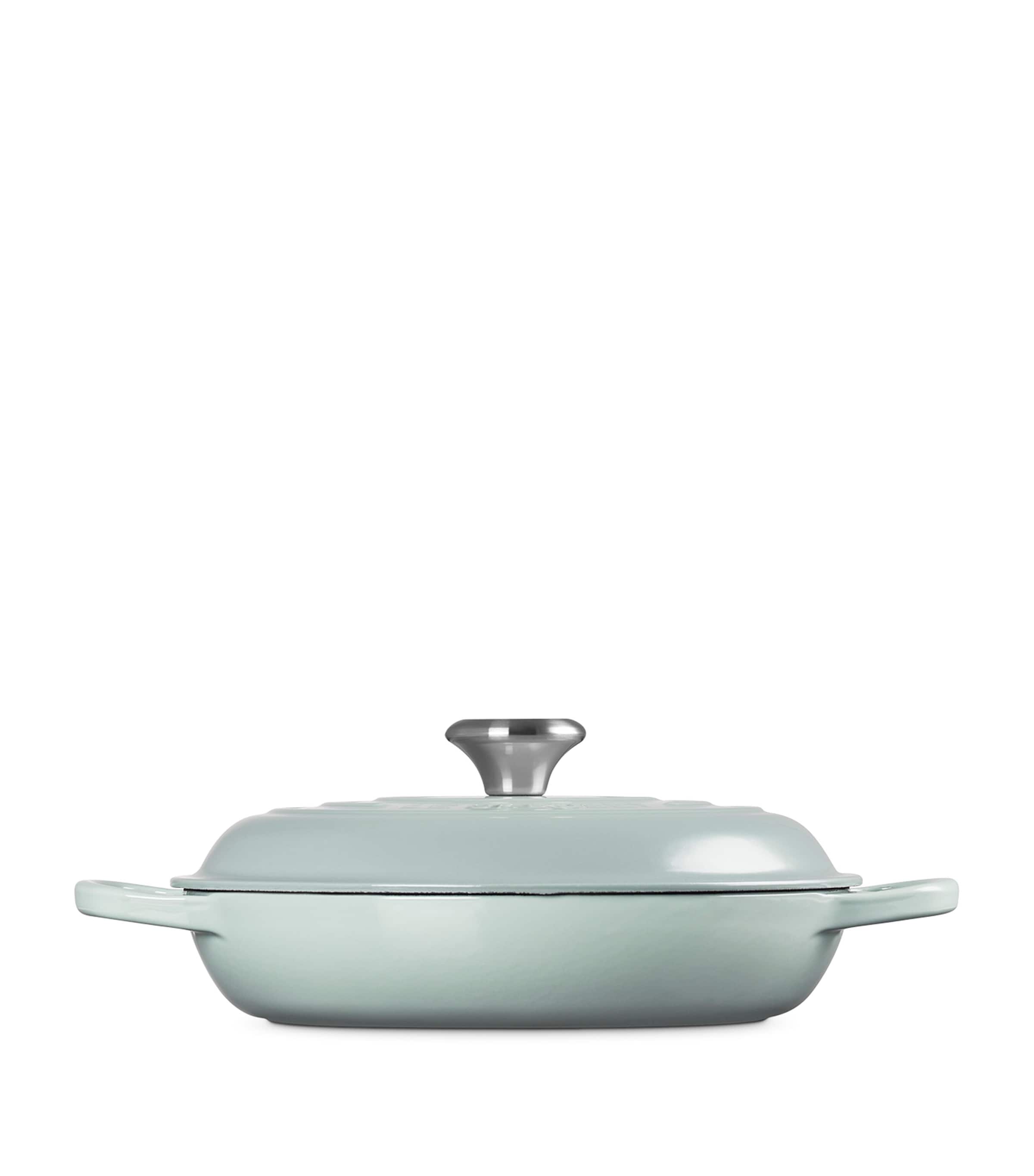 Le Creuset cast iron shallow casserole dish 26cm, UK version