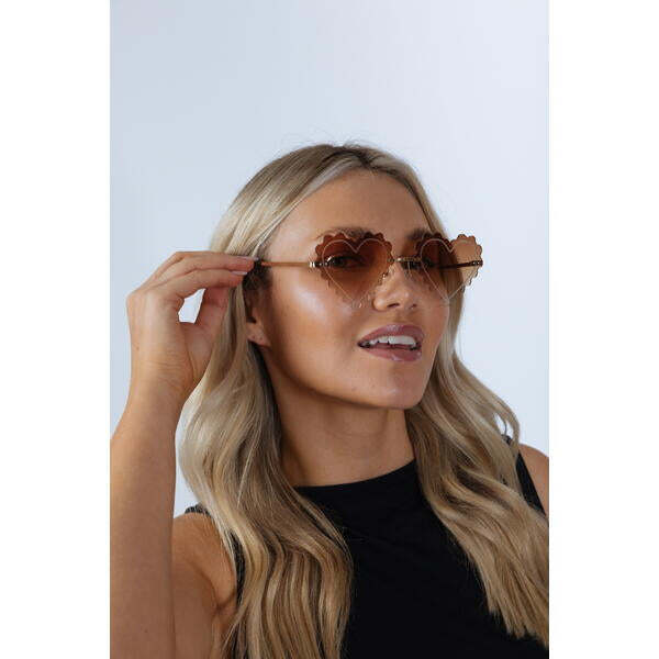 SVNX scallop heart sunglasses brown lens, UK version
