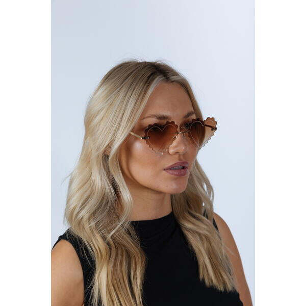 SVNX scallop heart sunglasses brown lens, UK version