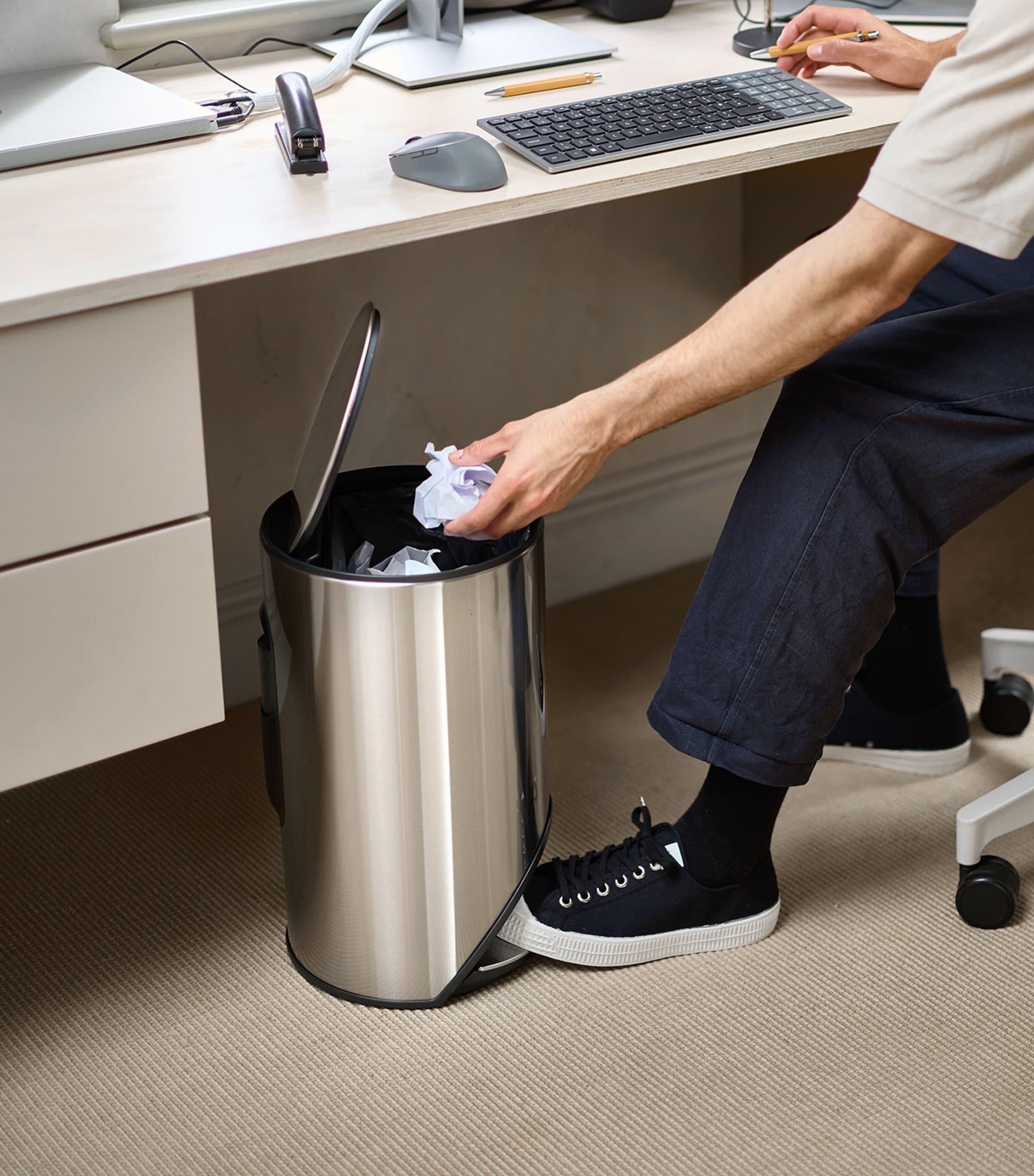 Joseph Joseph Small Easy-Push Arc Pedal Bin 10L, UK version