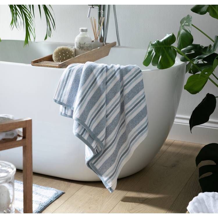 Habitat coastal tufted stripe bath towel 70x130cm (British brand)