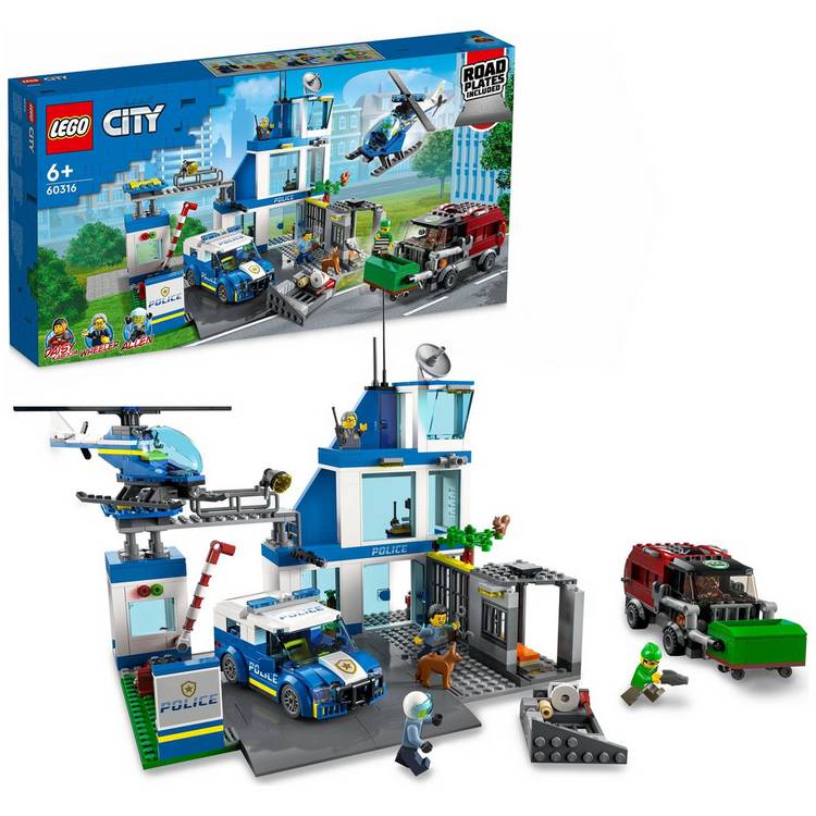 LEGO Police Station bin lorry helicopter toy 668 pieces - British product