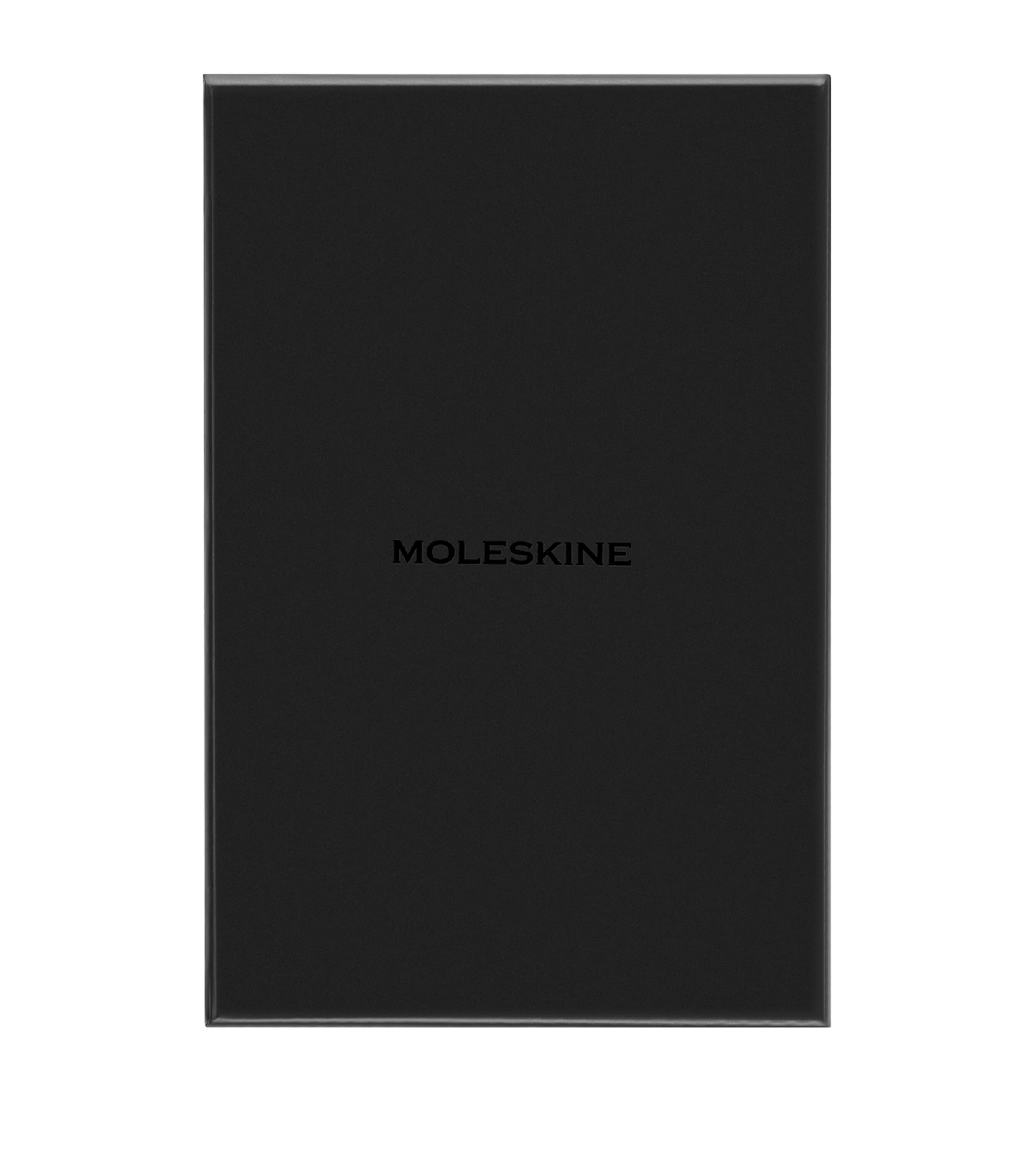 Moleskine notatbok med silkefôr, importert fra Storbritannia