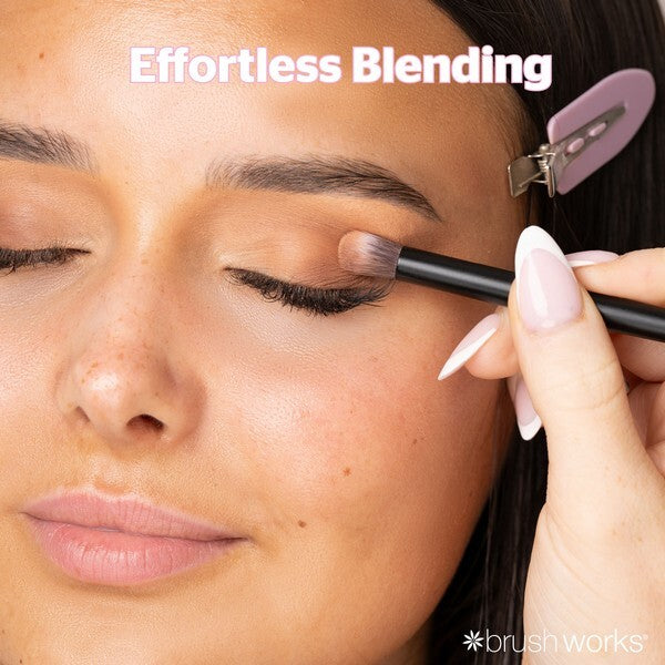 Brushworks No.16 Tapered Blending Eye Brush - British product