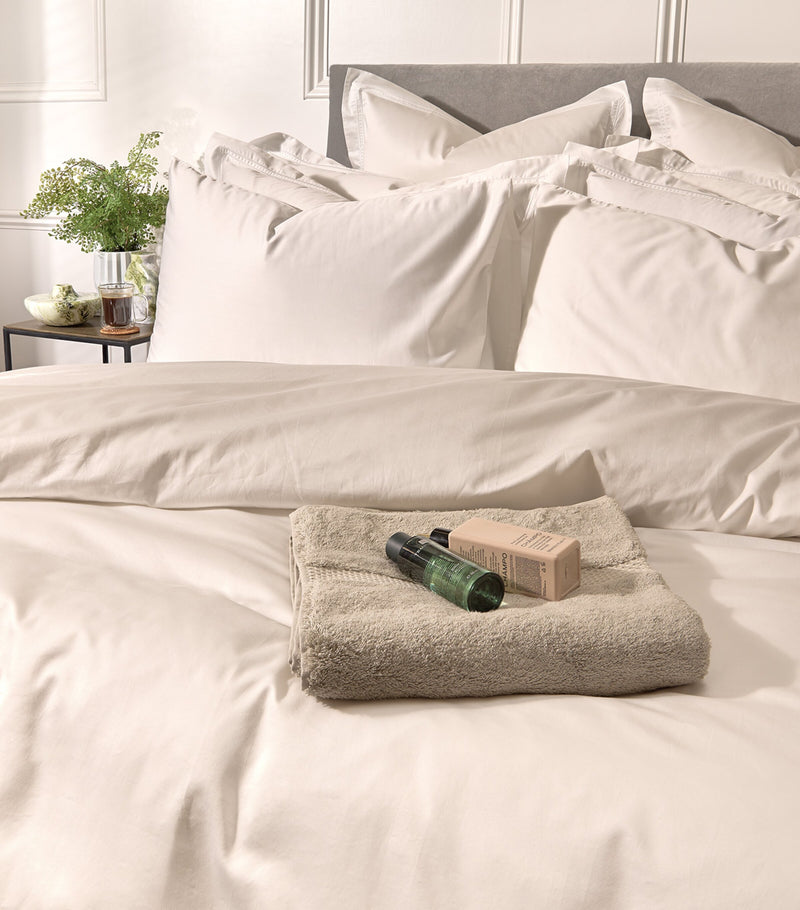 Harrods of London Brompton II Single Duvet Cover Set 135cm x 200cm, UK version