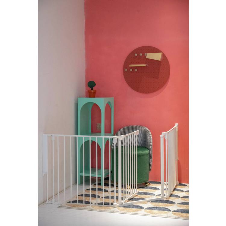 Cuggl XXL Wall Fix room divider safety gate, imported from the UK