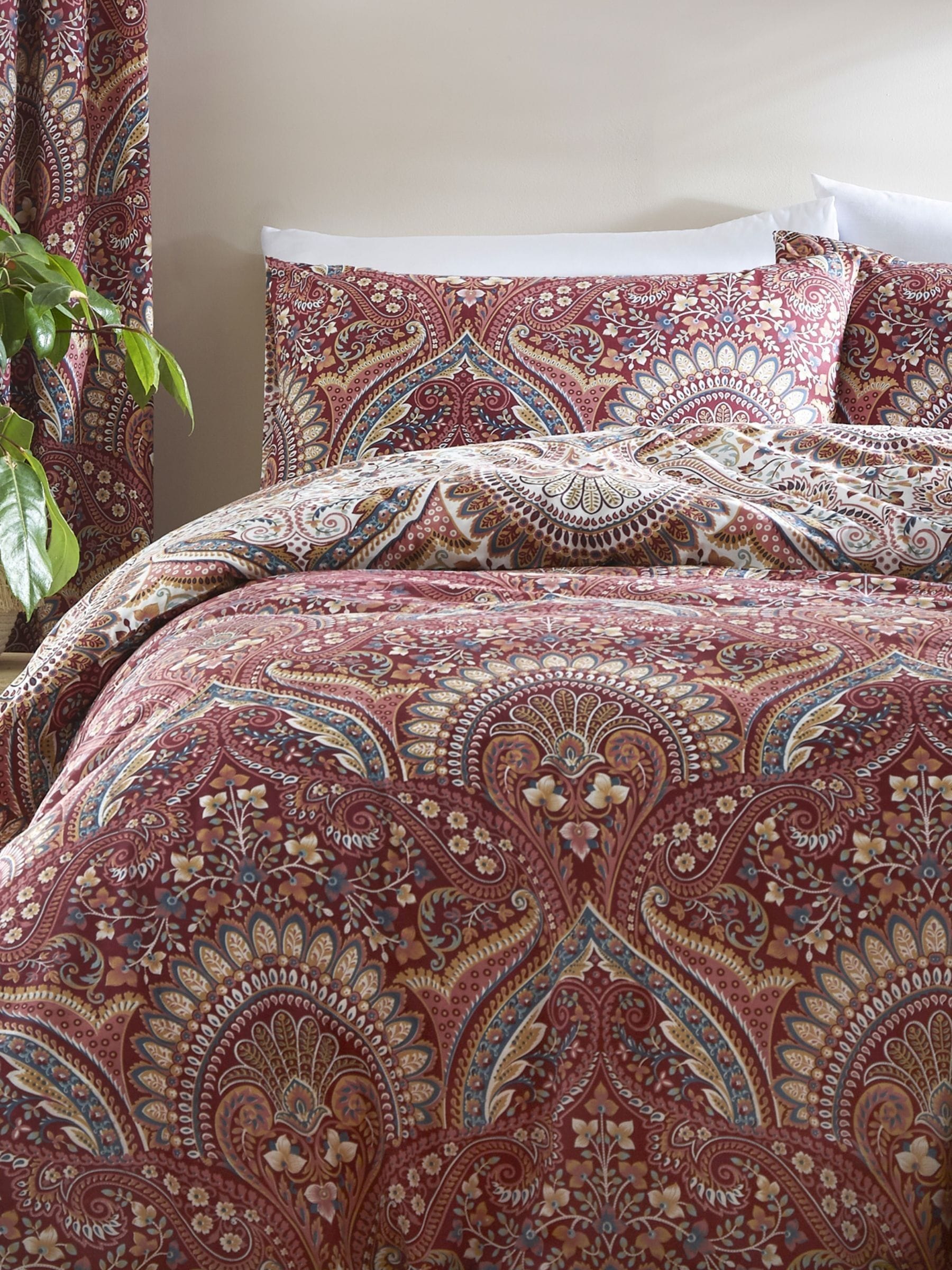 Dreams & Drapes White Palais Damask duvet cover and pillowcase set - British product