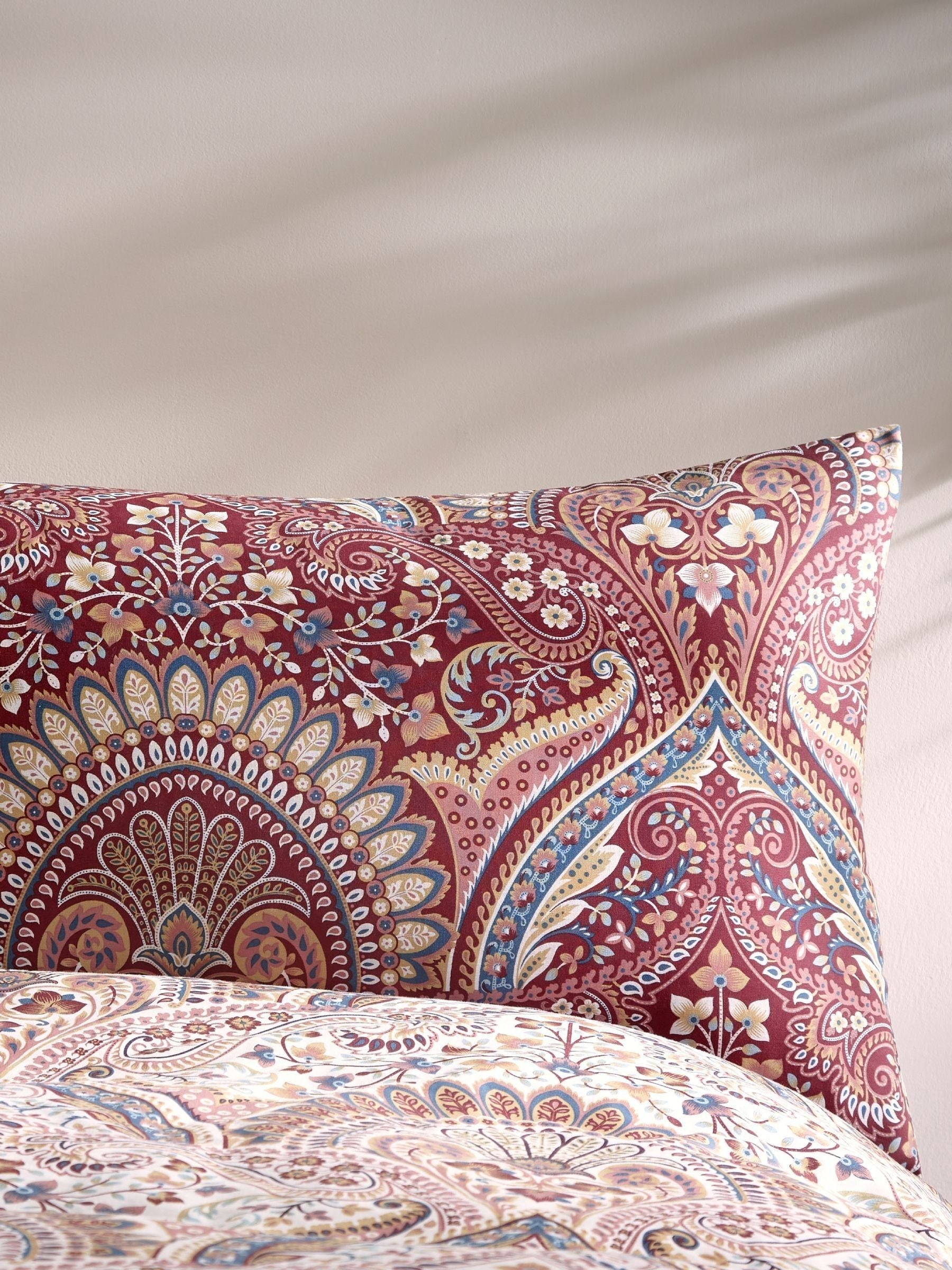 Dreams & Drapes White Palais Damask duvet cover and pillowcase set - British product