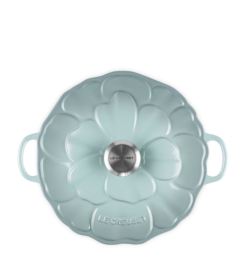 Le Creuset cast iron petal shallow casserole dish 26cm, UK version