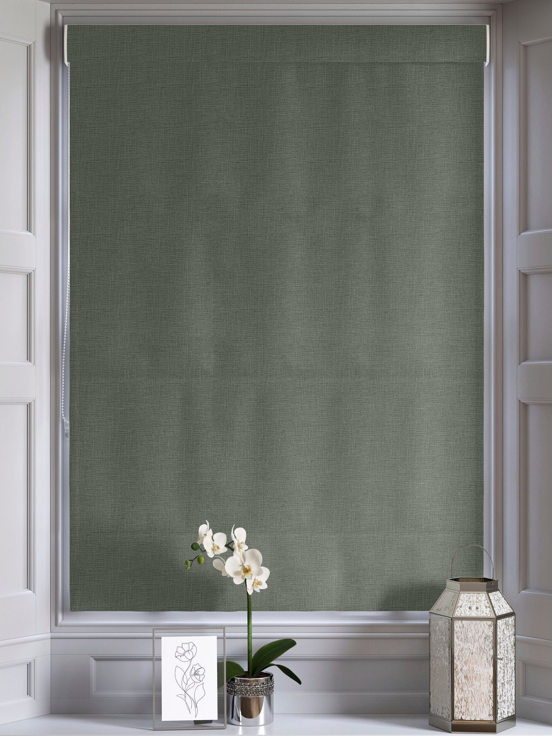 Nikki made to measure green roman blind (British brand)