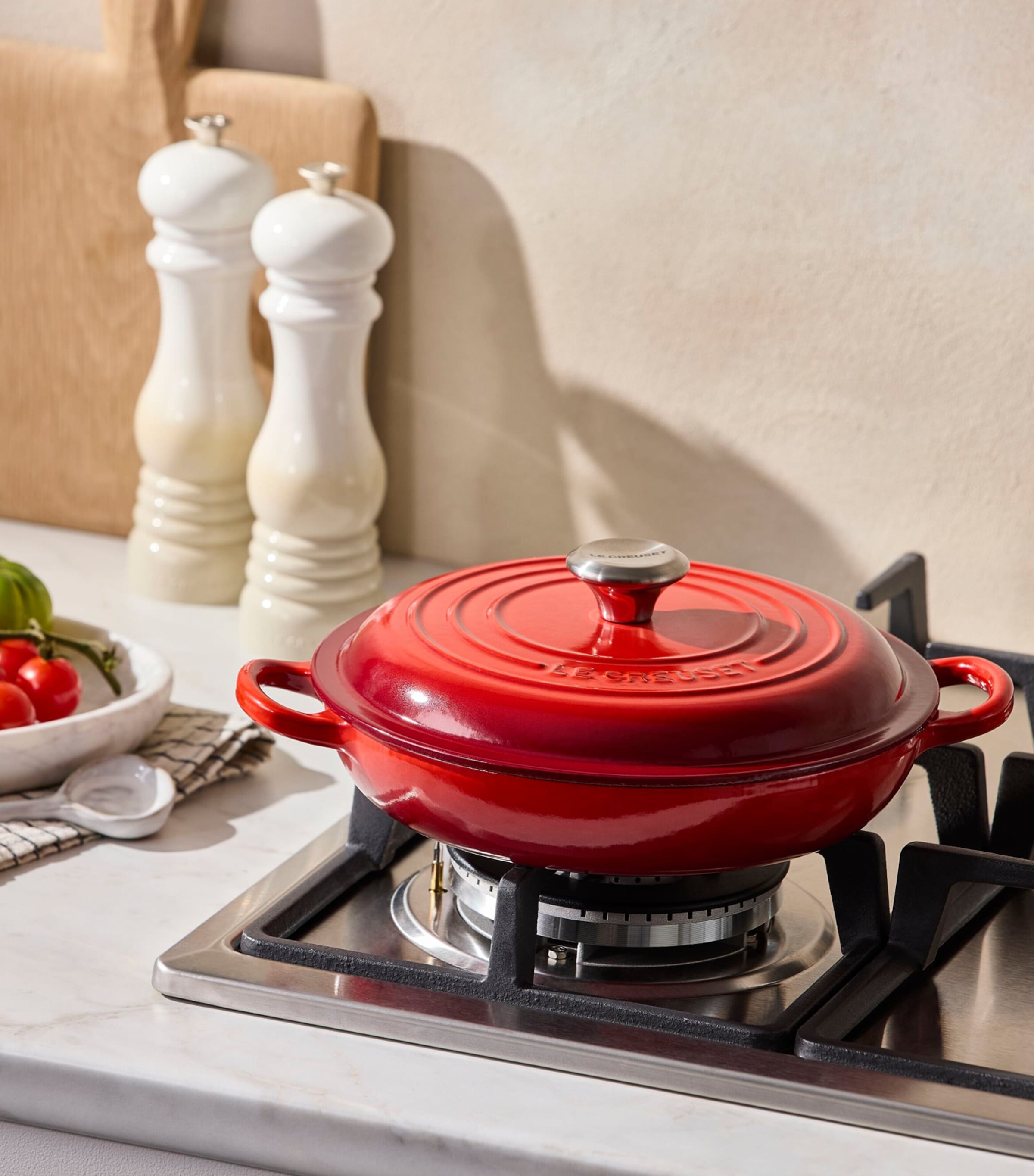 Le Creuset shallow casserole dish 22cm - British product