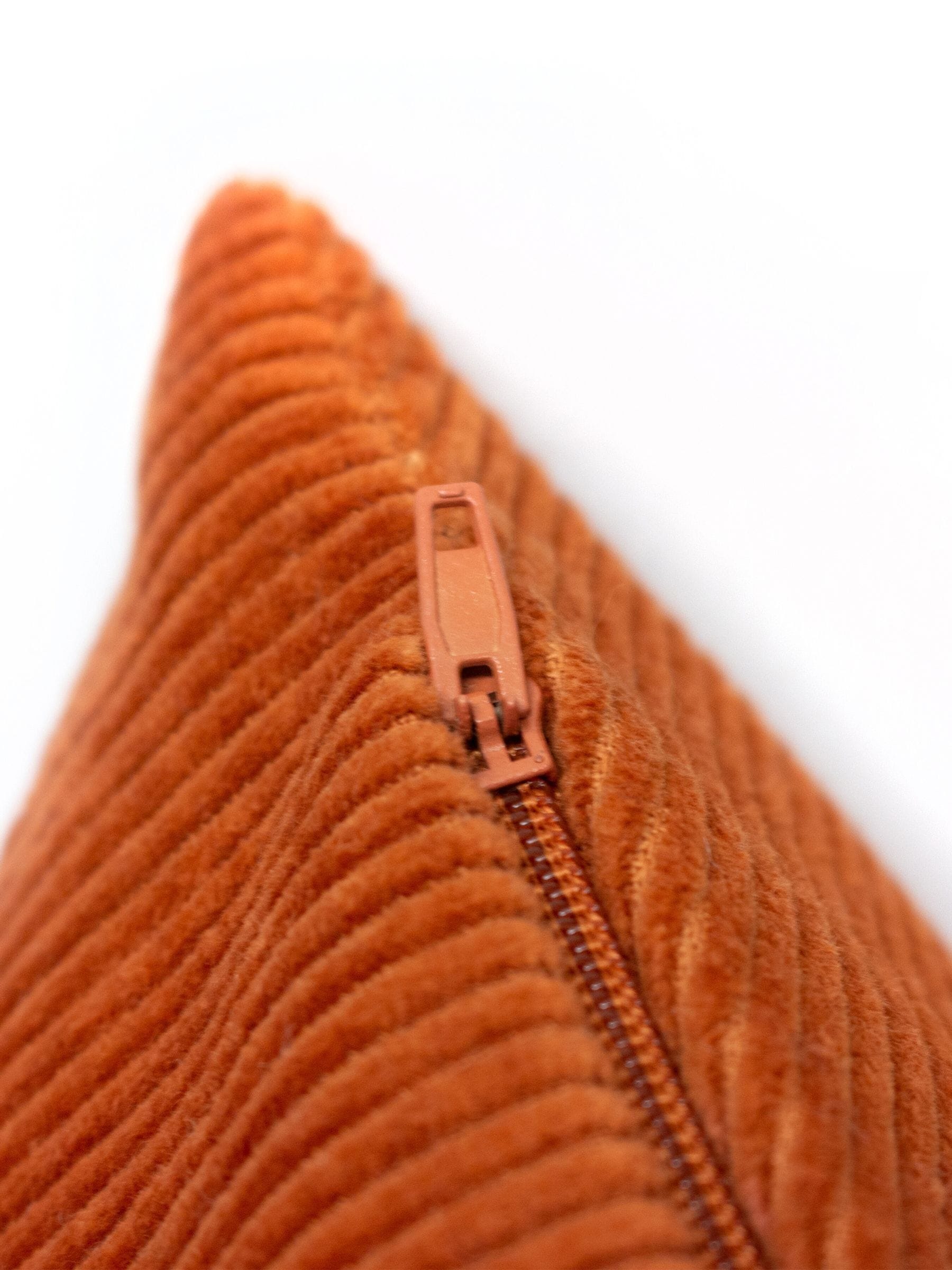 furn. Jagger ribbed cushion rust orange 45cm (British brand)