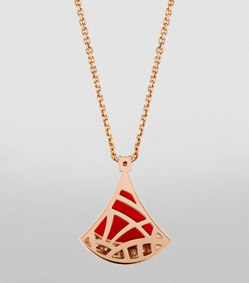 Bvlgari Divas' Dream rose gold necklace with diamonds and carnelian - British product