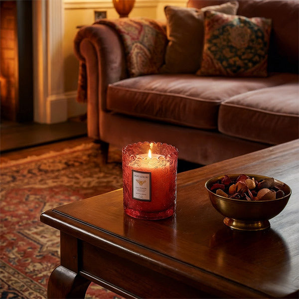 Livingandhome Oud Rose scented candle 200g embossed glass, UK version