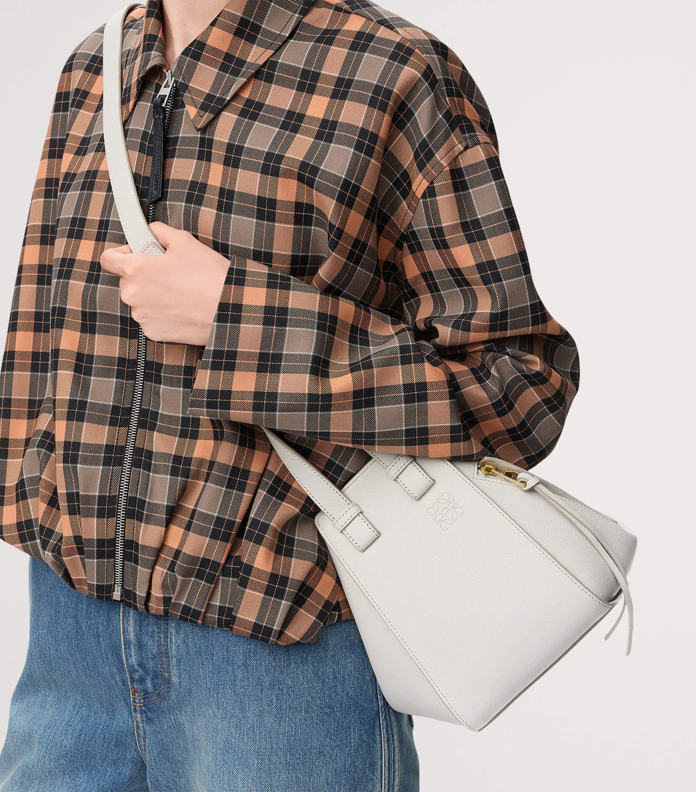 LOEWE Hammock bag in calfskin leather, UK version