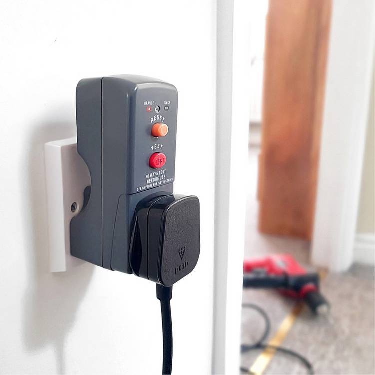 Masterplug RCD socket adapter 1 socket - British product