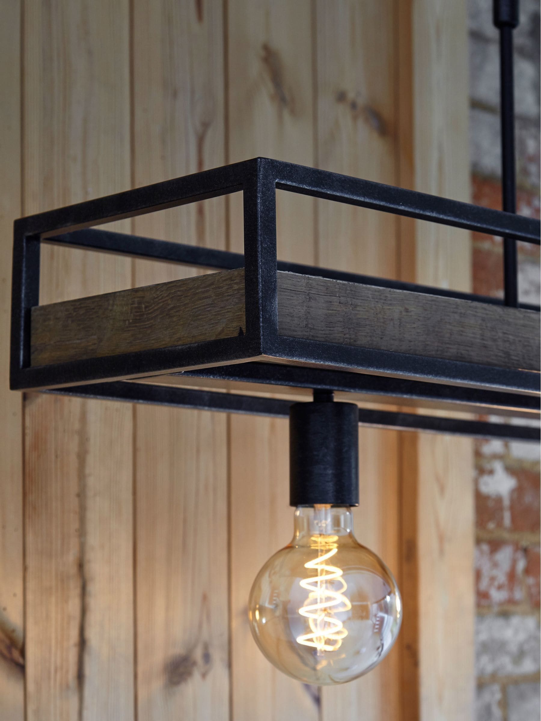 Bronx Pendelleuchte mit Holzregal und Metallstange - Britisches Produkt