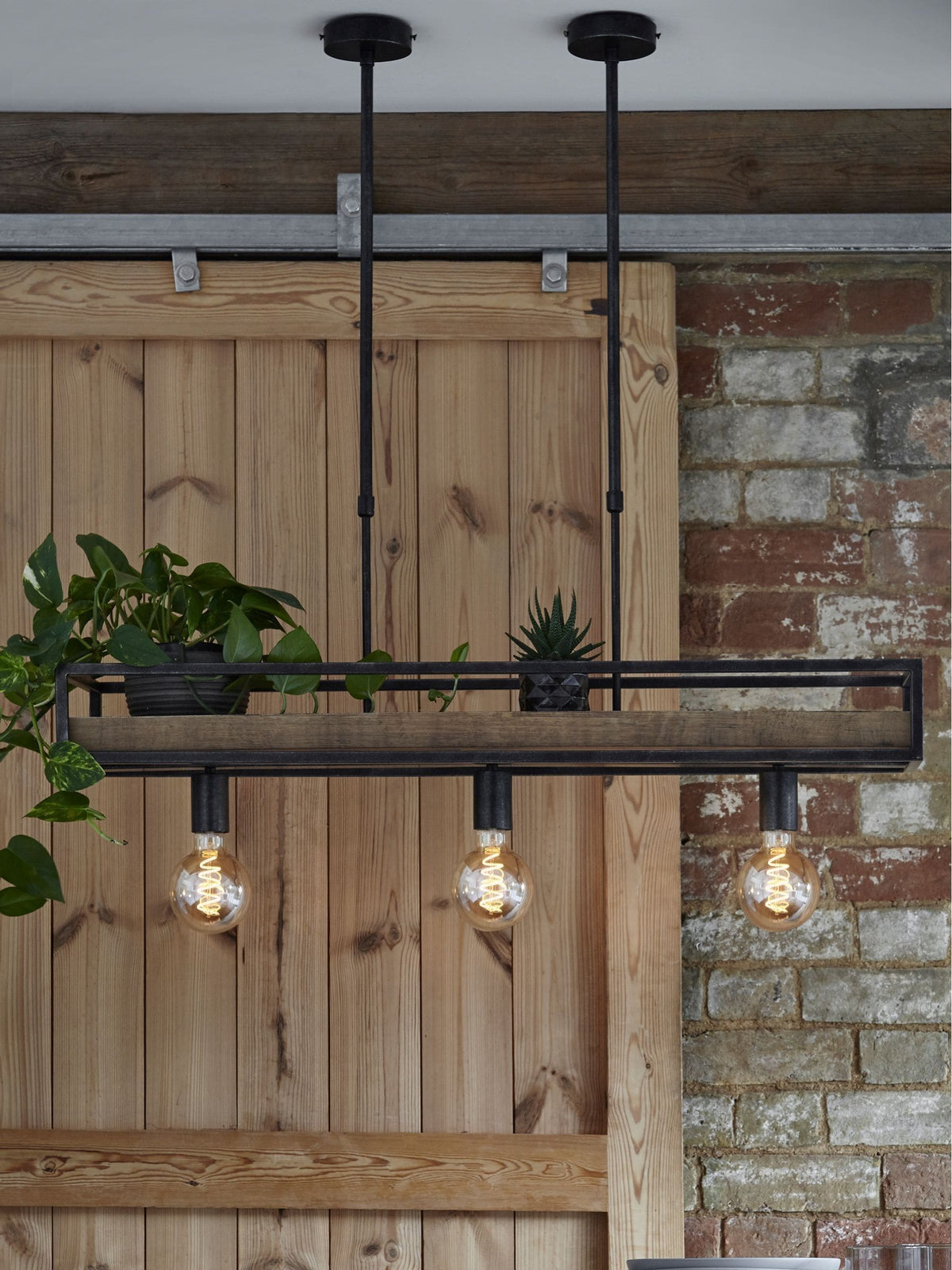 Bronx Pendelleuchte mit Holzregal und Metallstange - Britisches Produkt