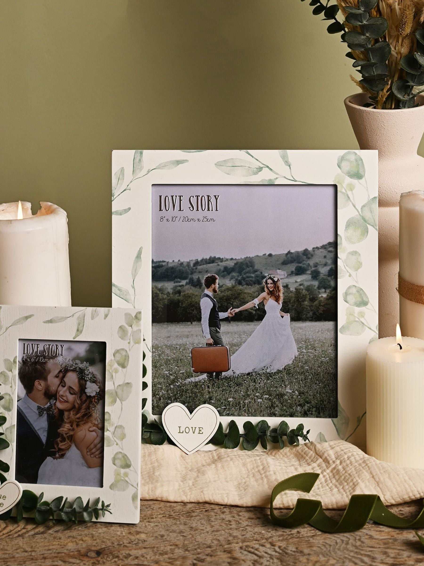 Widdop white photo frame with leaves 8x10 - British product