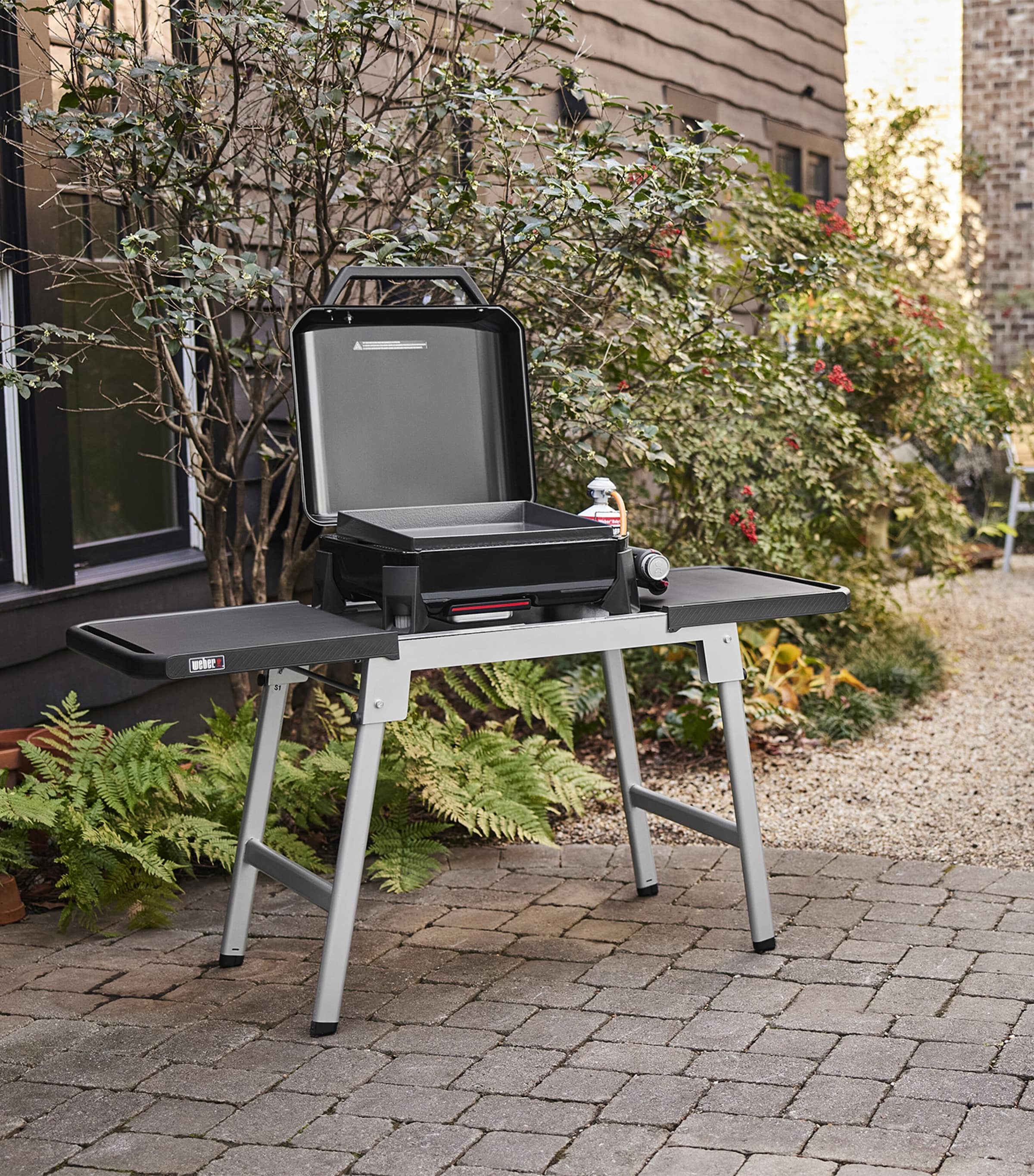 Weber griddle cart (British brand)