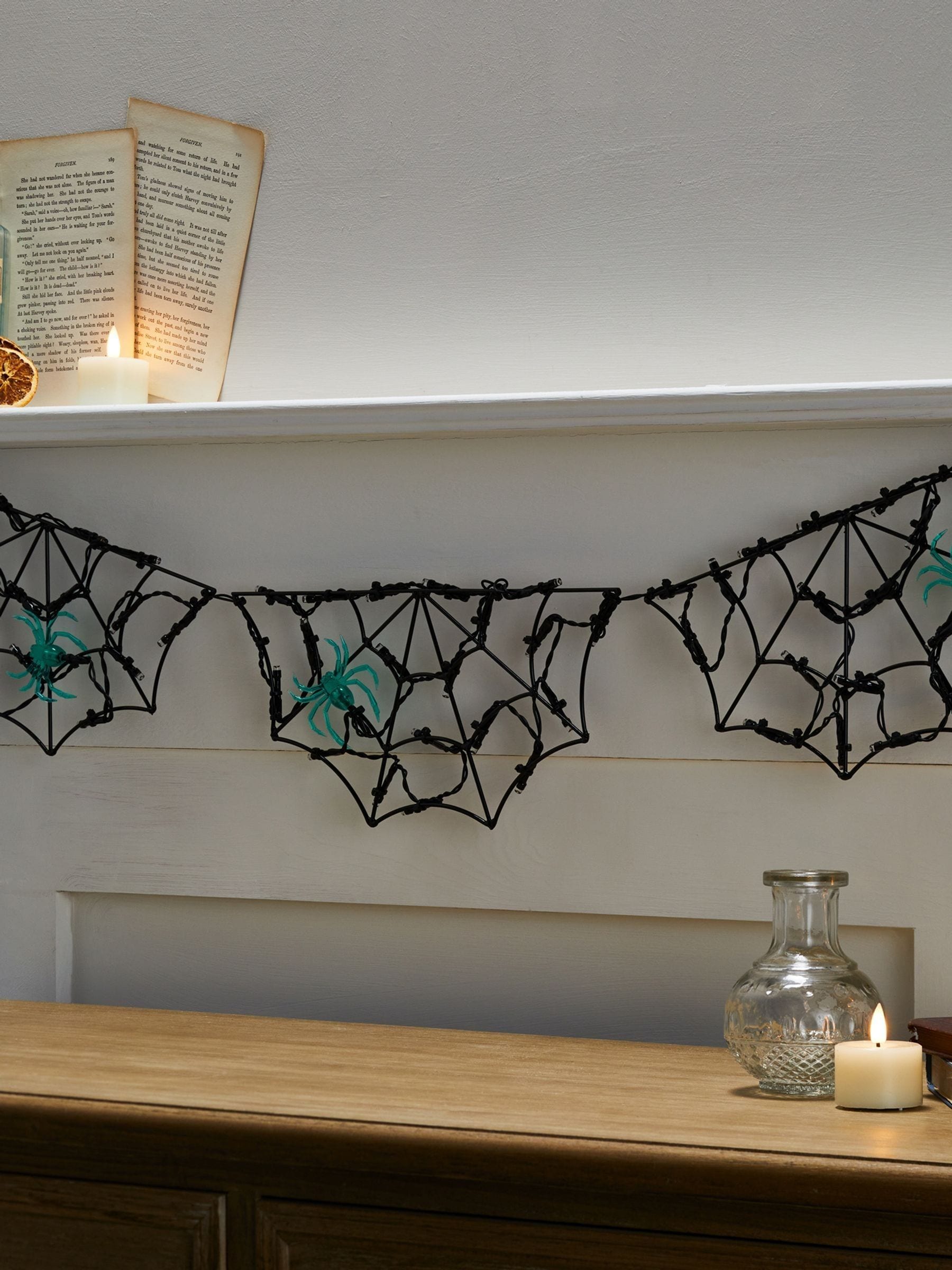 Lights4fun Black 90cm Spider Web Battery Operated Light