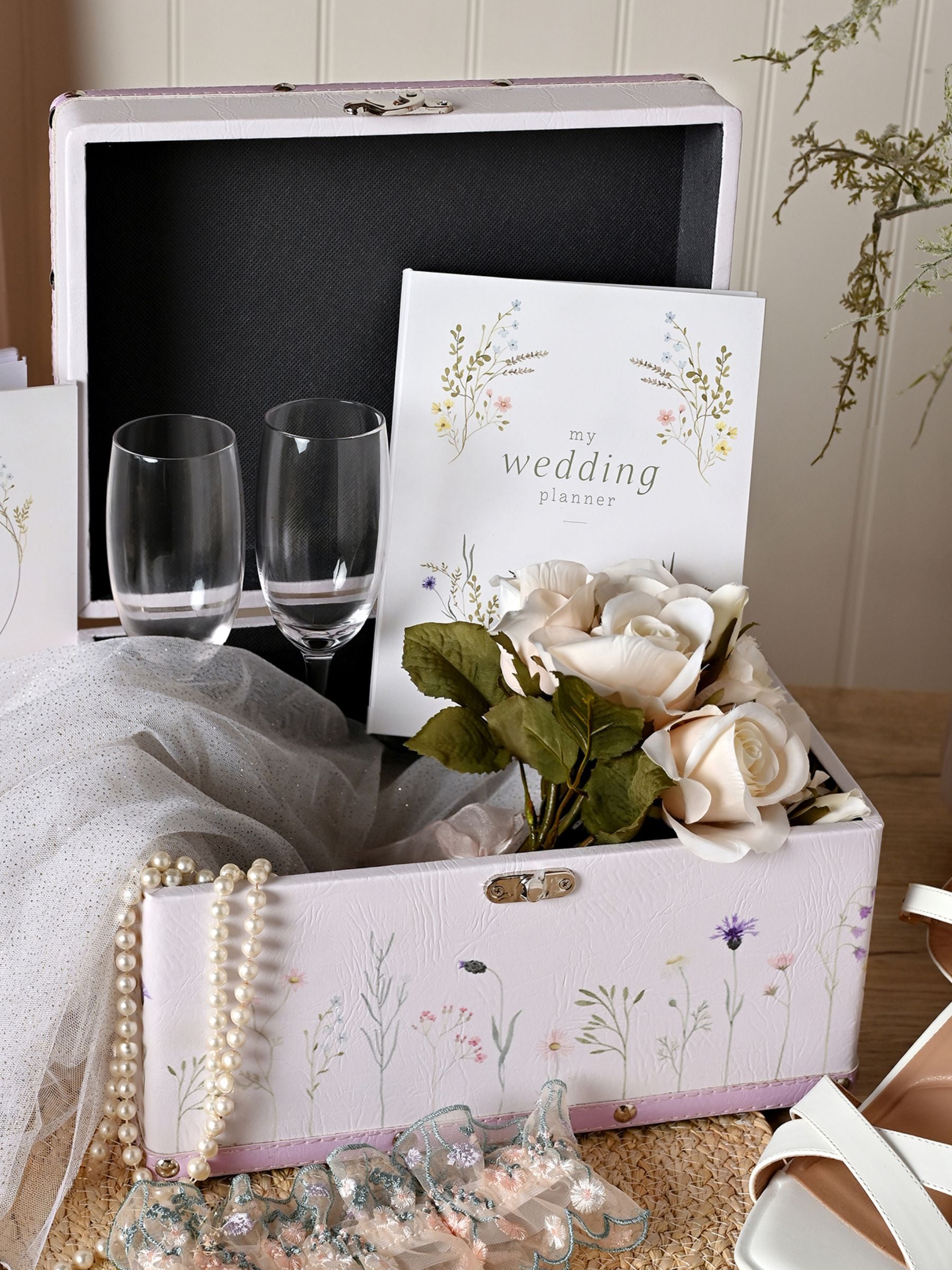 Widdop White Wildflower Wedding Planner, imported from the UK
