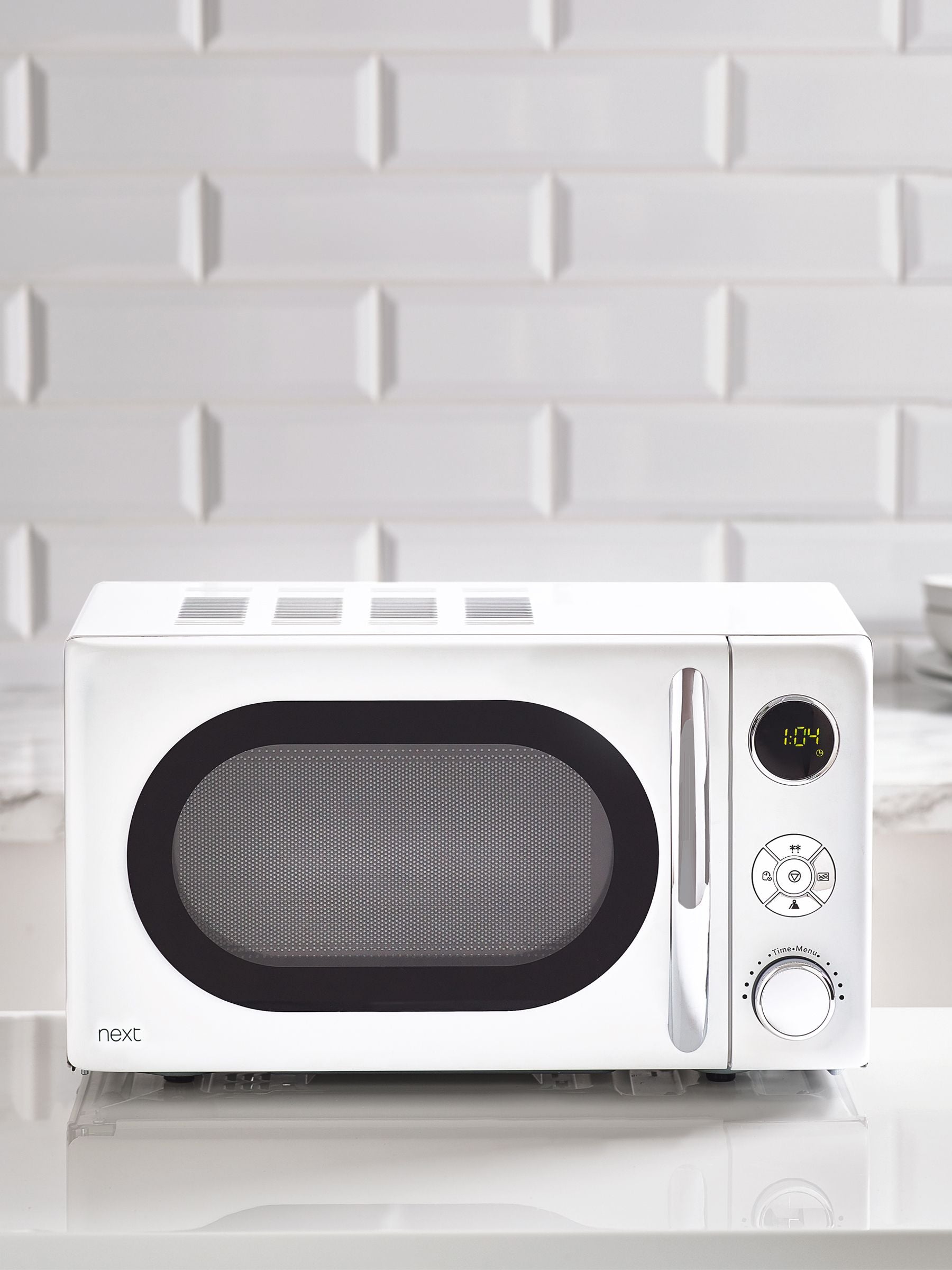 White Digital 800W 20L Microwave