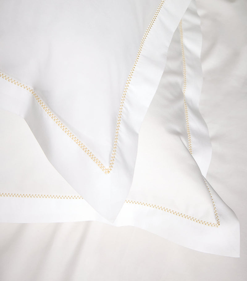 Celso De Lemos king duvet cover with delicate embroidery, 230cm x 220cm - British product