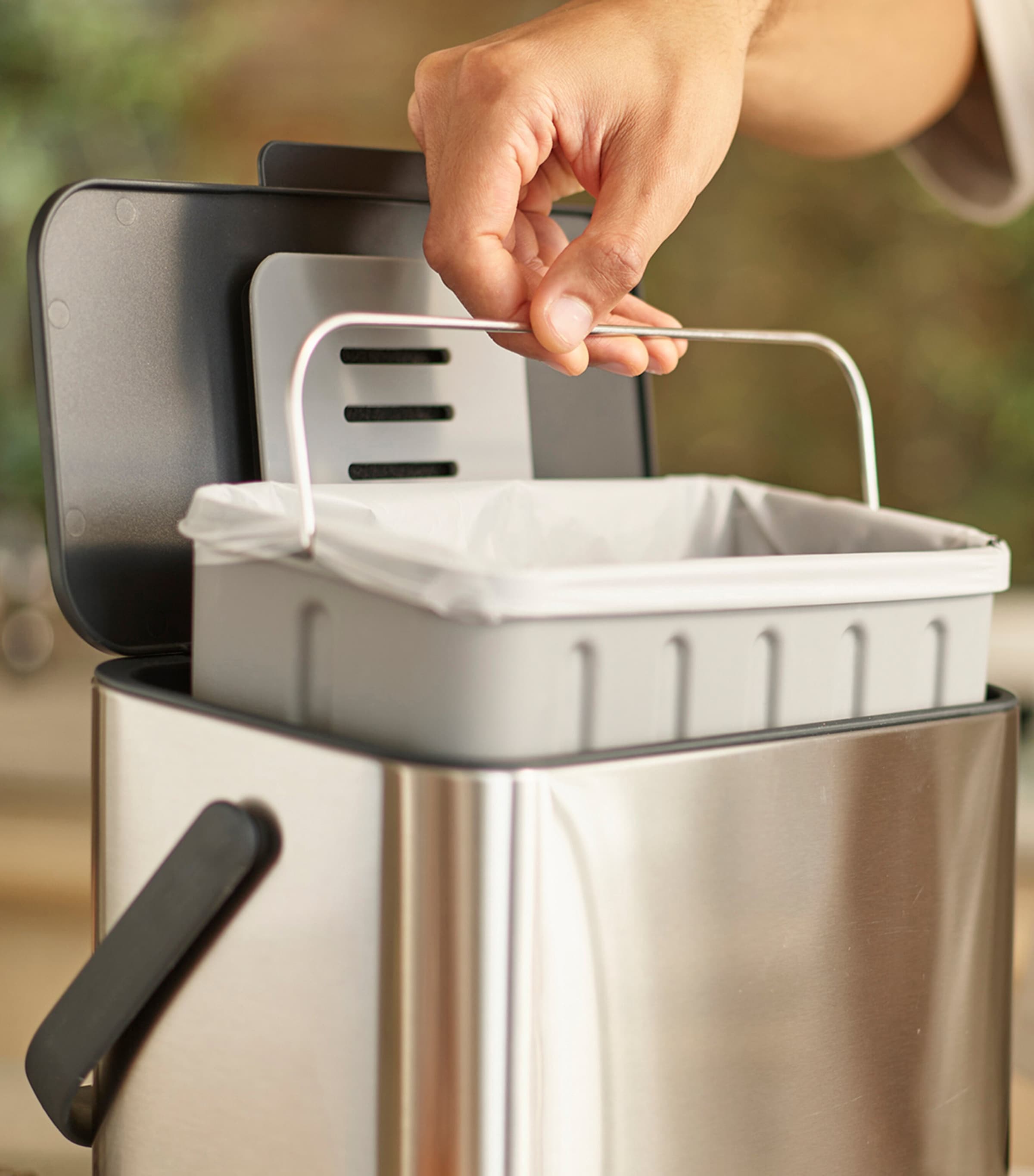 Joseph Joseph stainless steel premium food waste caddy 4L - British product