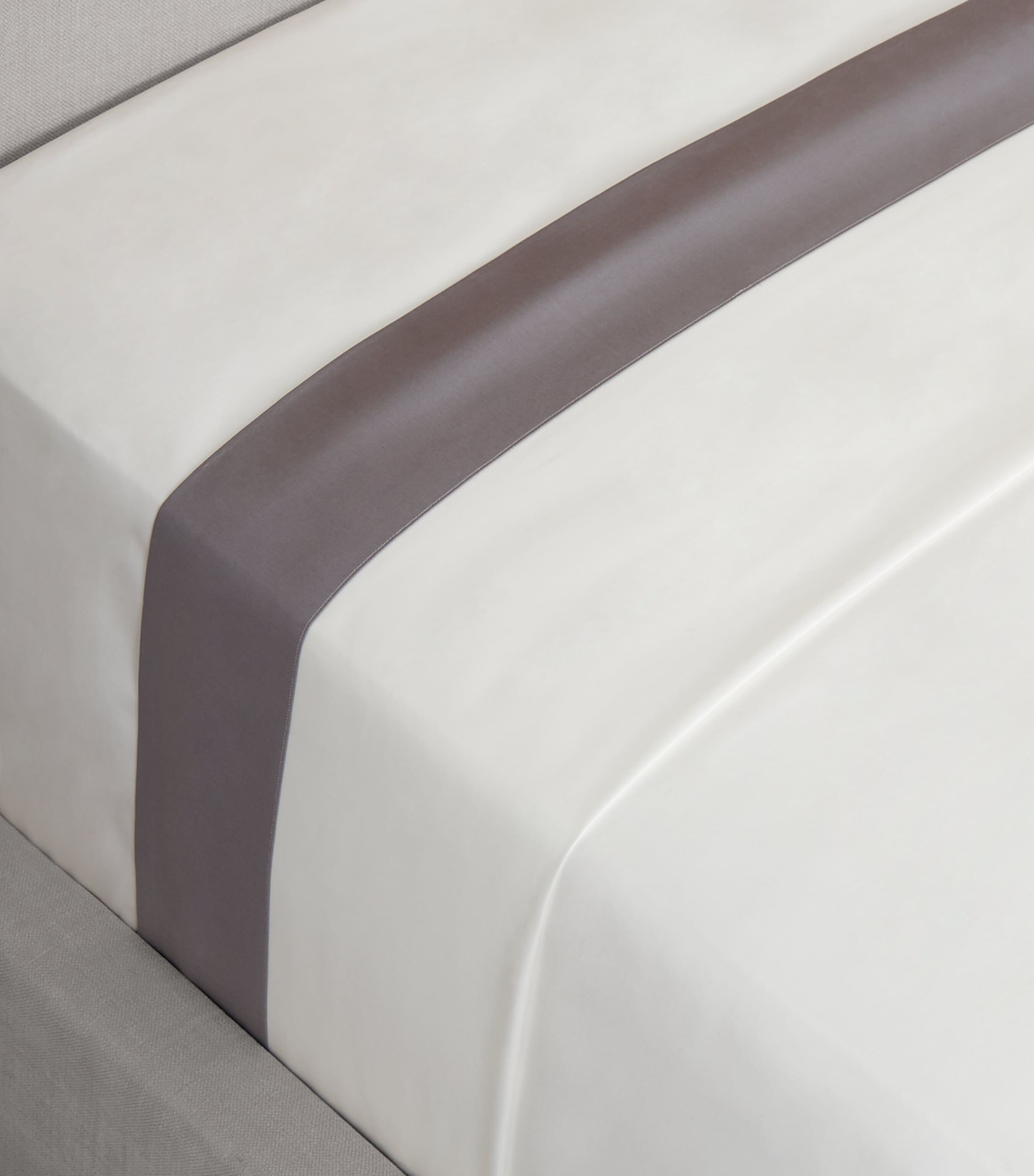 Frette bold square pillowcase 65cm x 65cm - British product