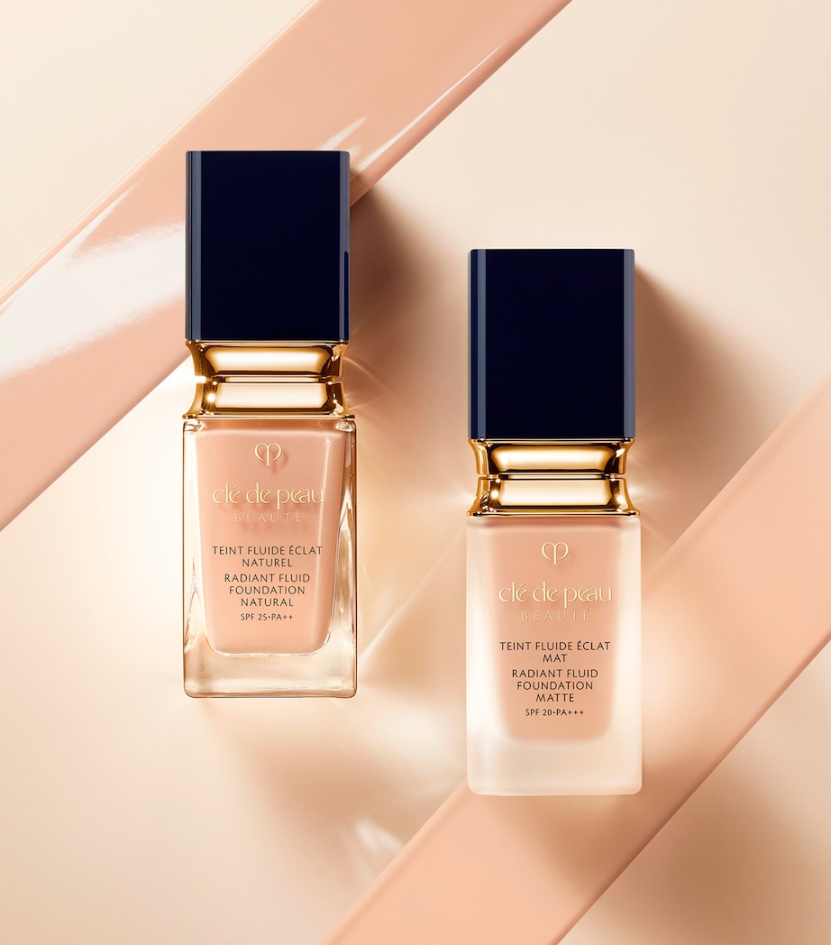 Clé de Peau Beauté radiant fluid foundation natural - British product