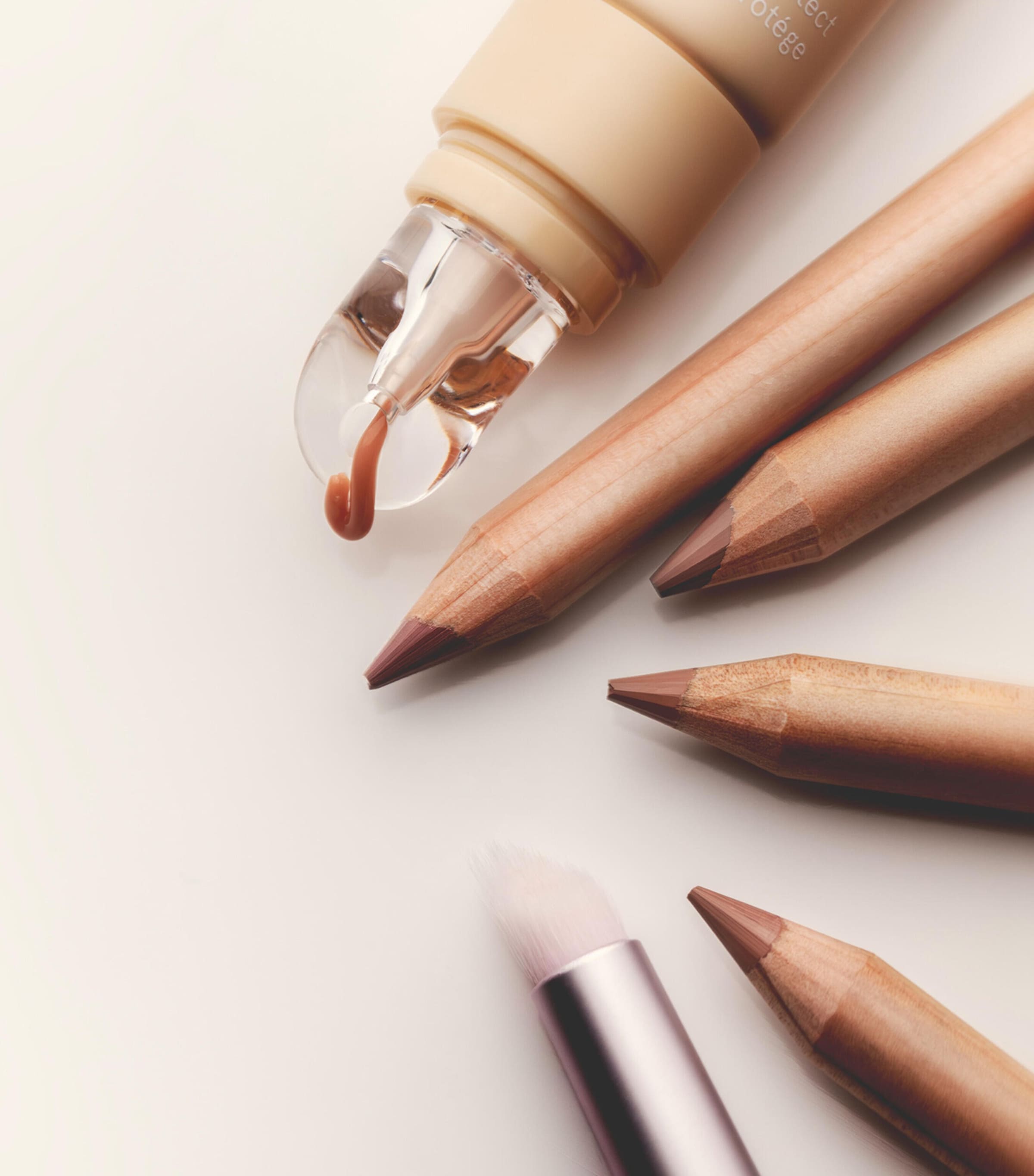 Kylie Cosmetics lip sculpt brush makeup tool - British product