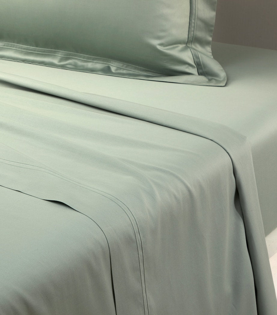 Yves Delorme Triomphe double flat sheet 240cm x 295cm (British brand)