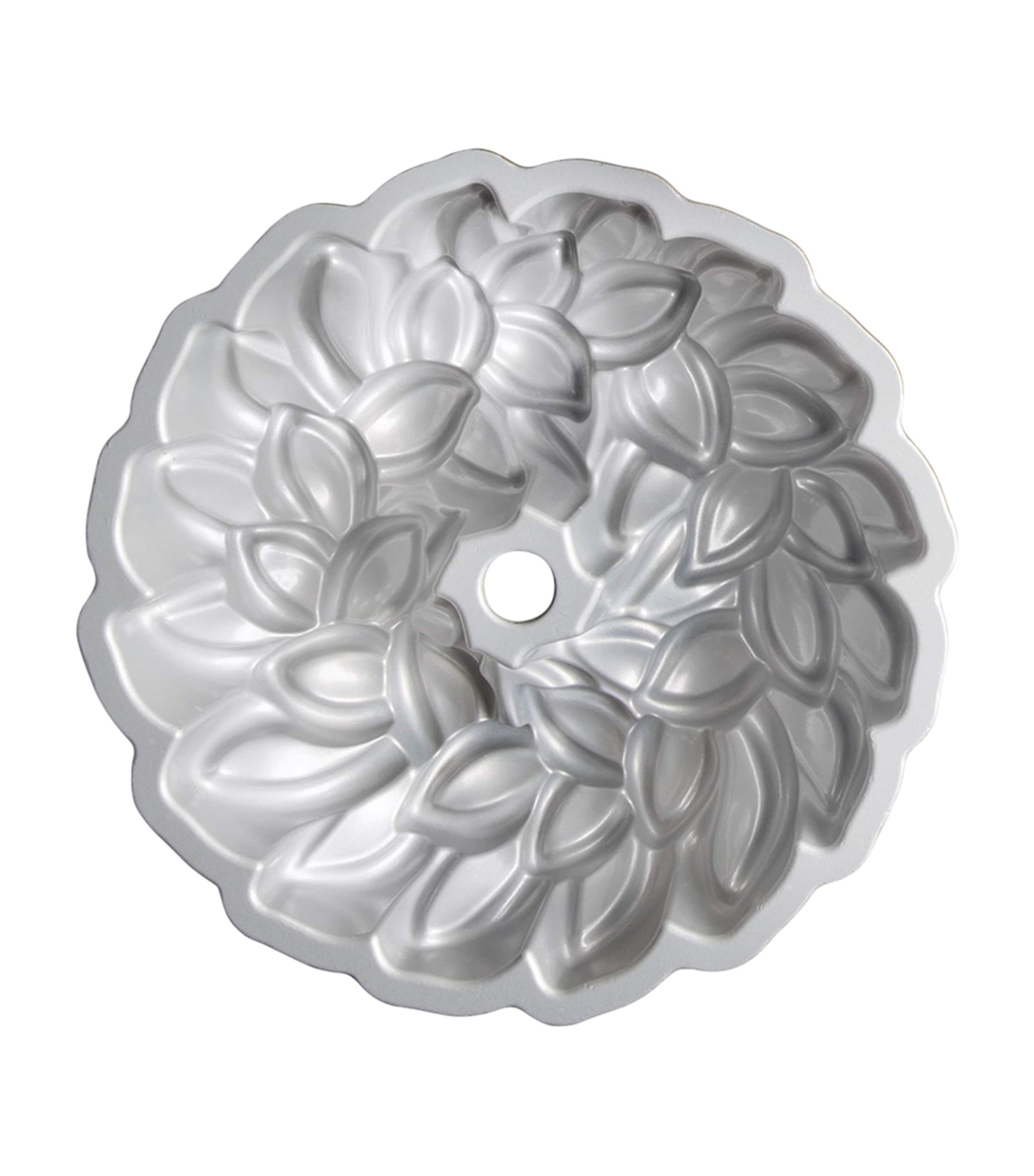 Nordic Ware Laurel Wreath Bundt Pan cast aluminium non-stick, imported from the UK