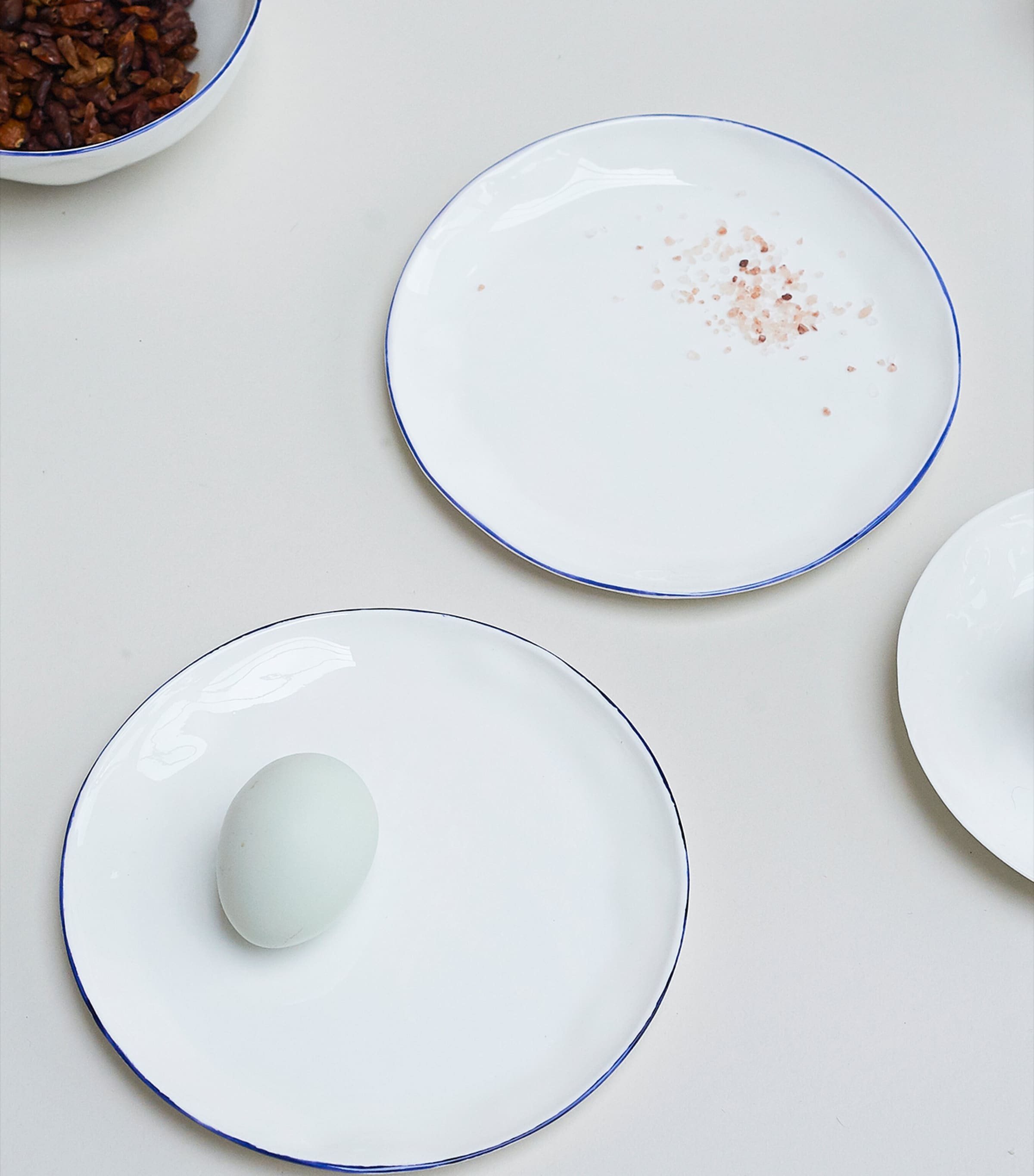 Set of 4 FELDSPAR cobalt blue cake plates, 16cm diameter - British product
